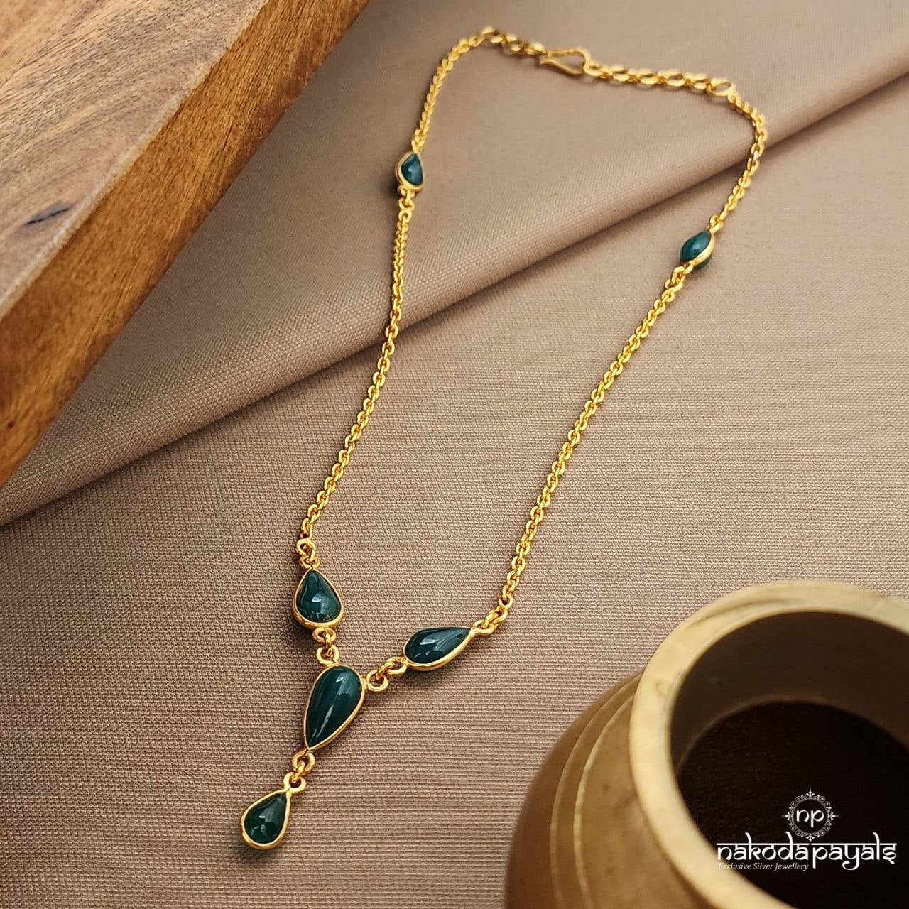 Green Beads Drops Neckpiece (Gn9560)