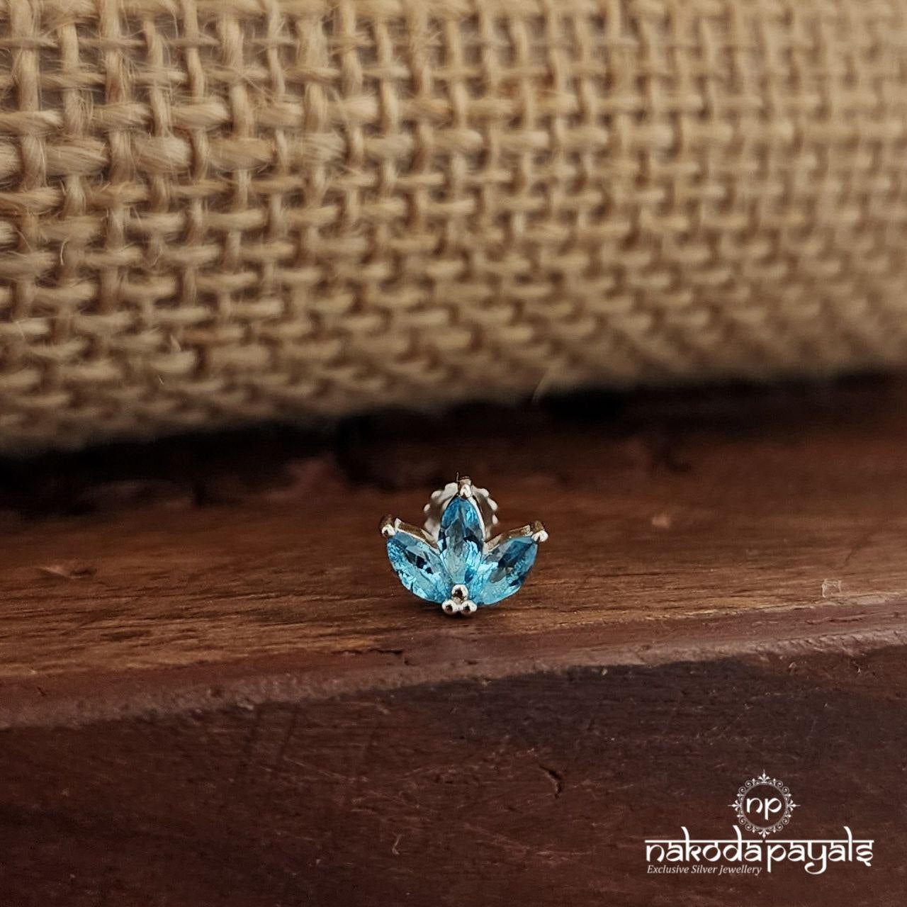 Blue Flower Nosepin (Np759)