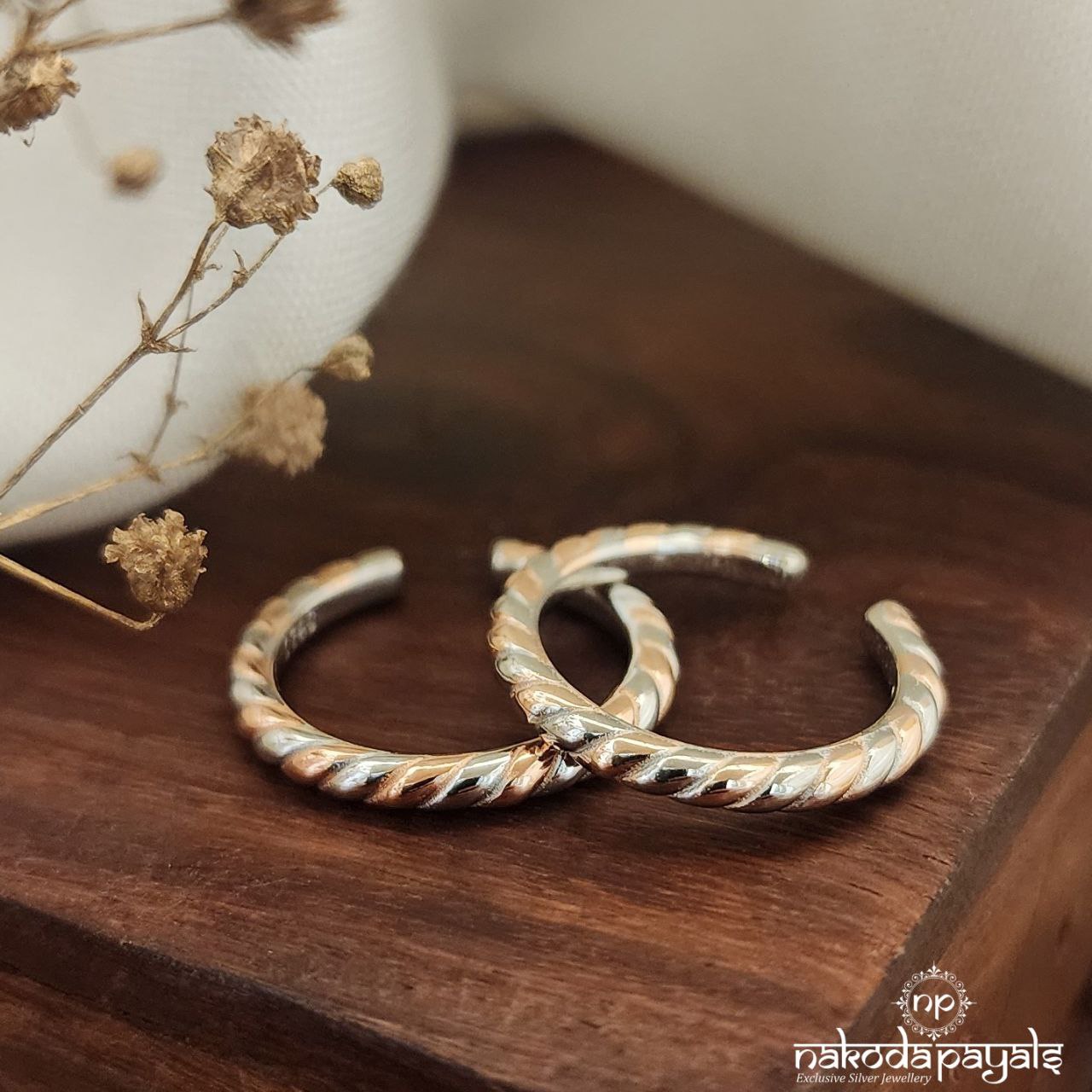 Unique Twist Toerings (T4255)