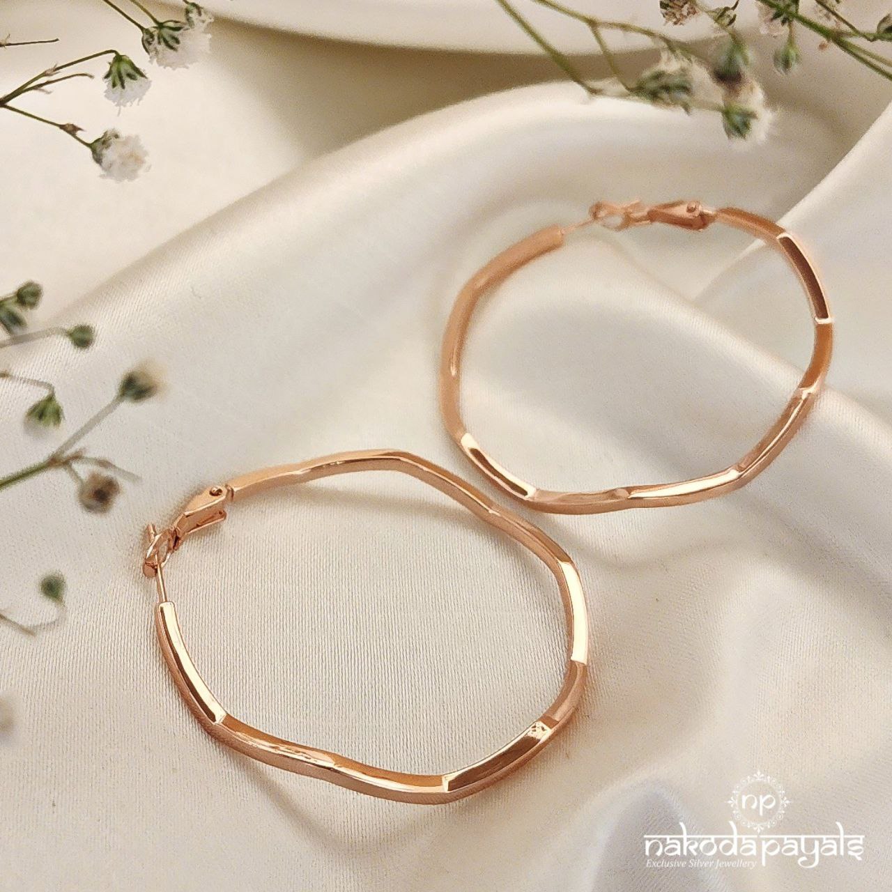 Stylish Circular Hoop Earrings (St2892)