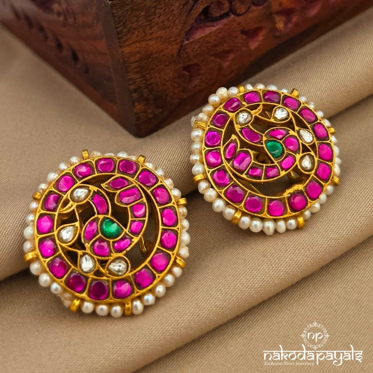 Peacock Pearled Studs (Ge11468)