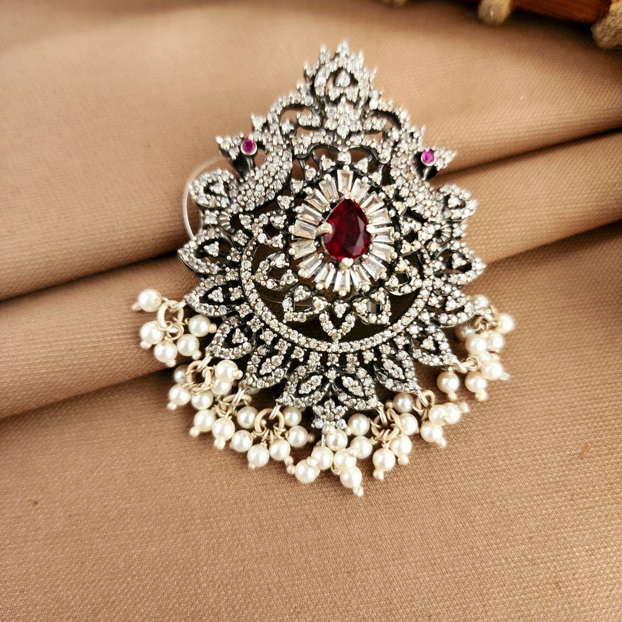 Peacock Pearled Pendant (P2579)