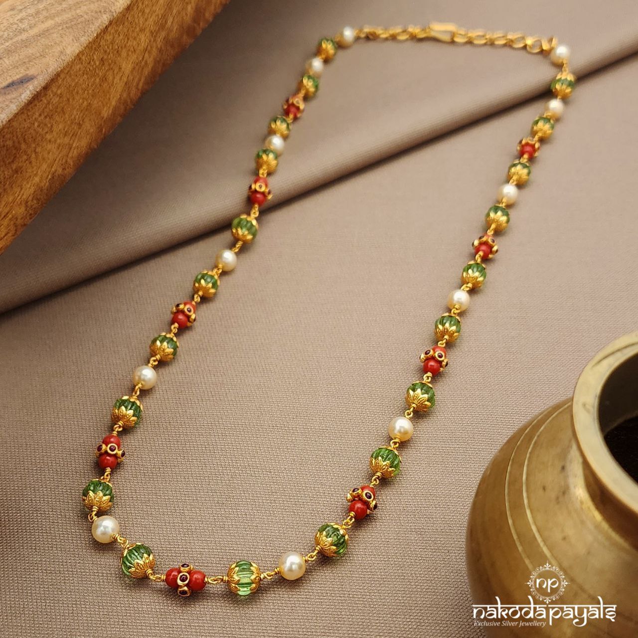 Unique Coral & Pearled Neckpiece (Gn9553)