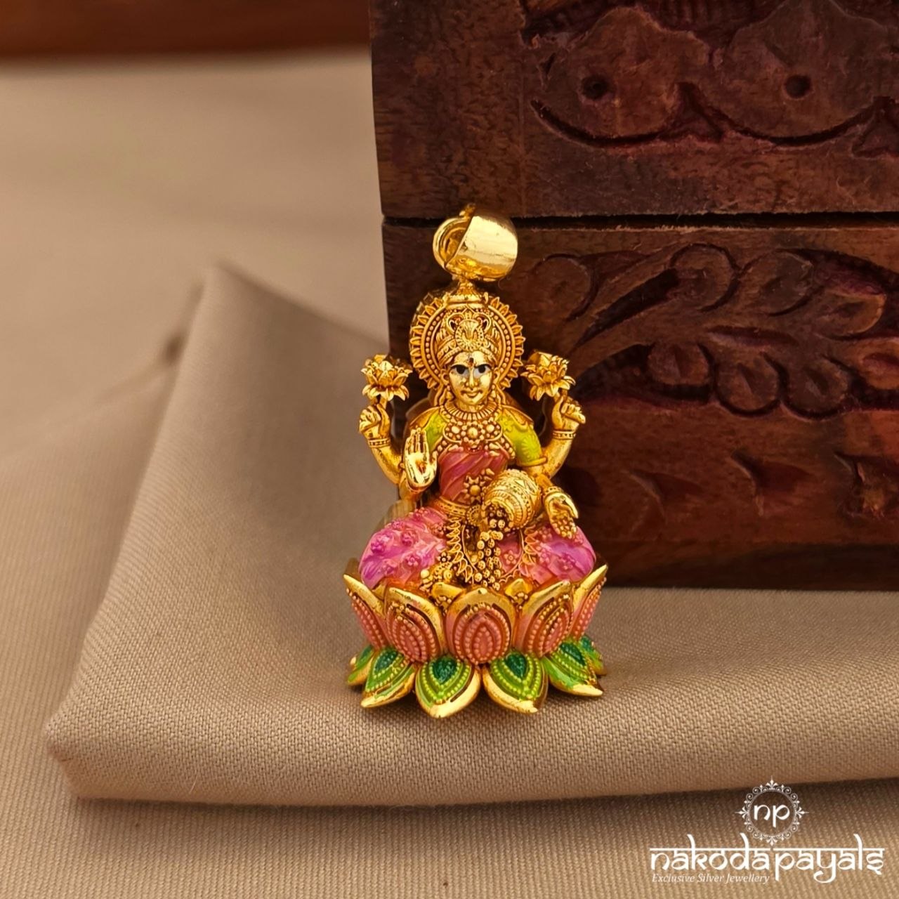 Goddess Lakshmi Pendant (Gp2472)