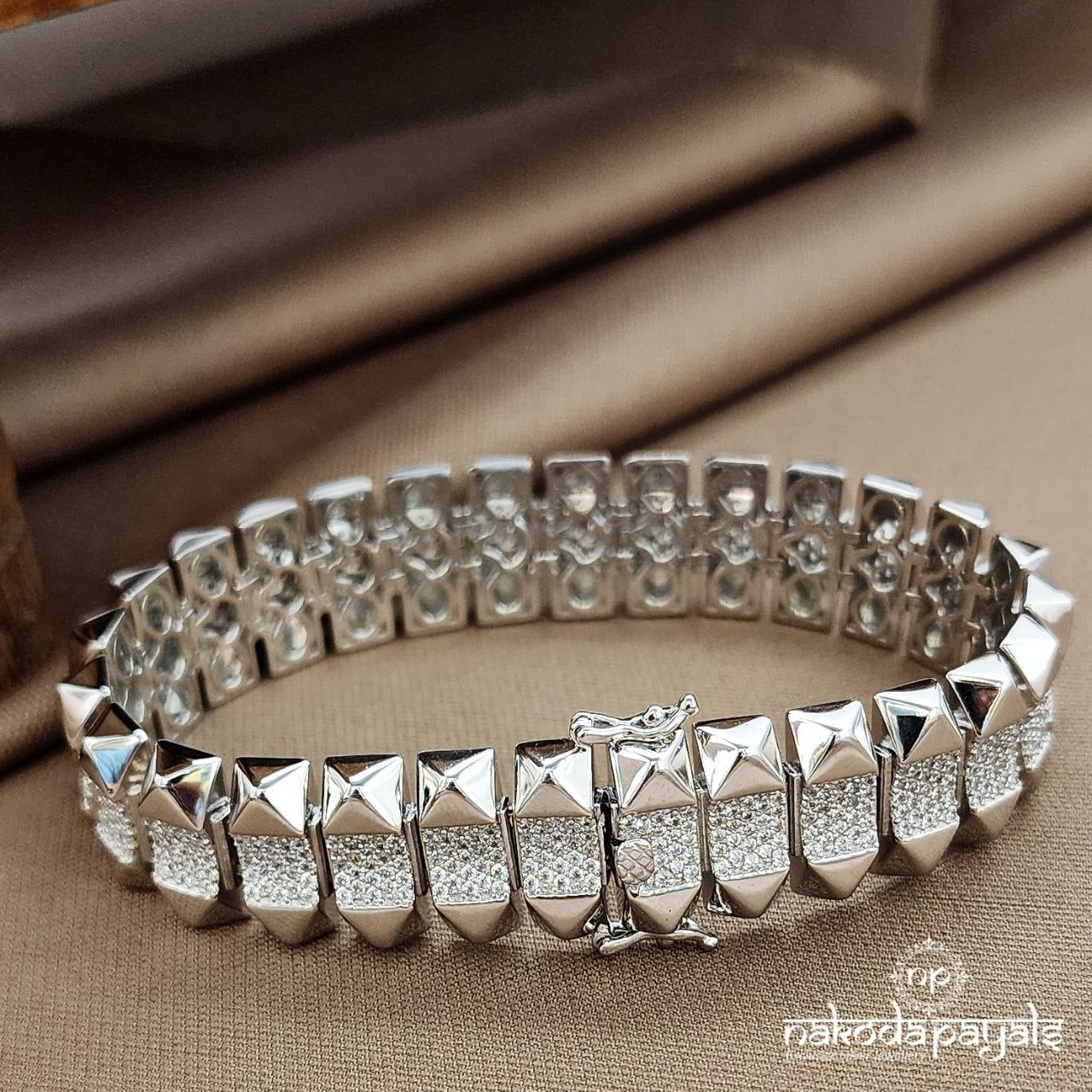 Triangular CZ Men's Bracelet (Mc1076)
