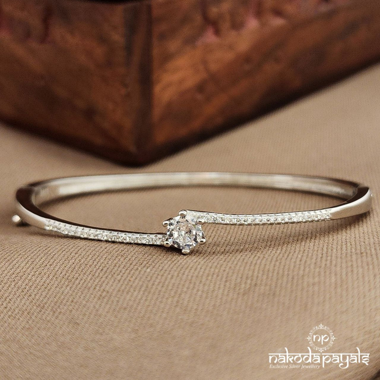 White Spark Kada (St3795)