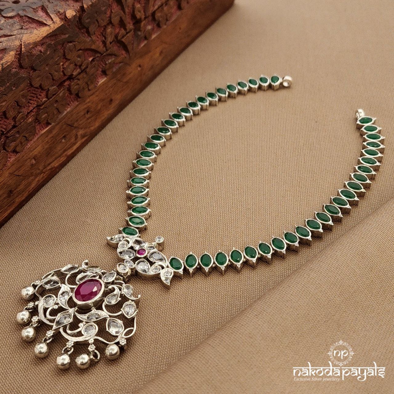 Green Oval Neckpiece (N11493)