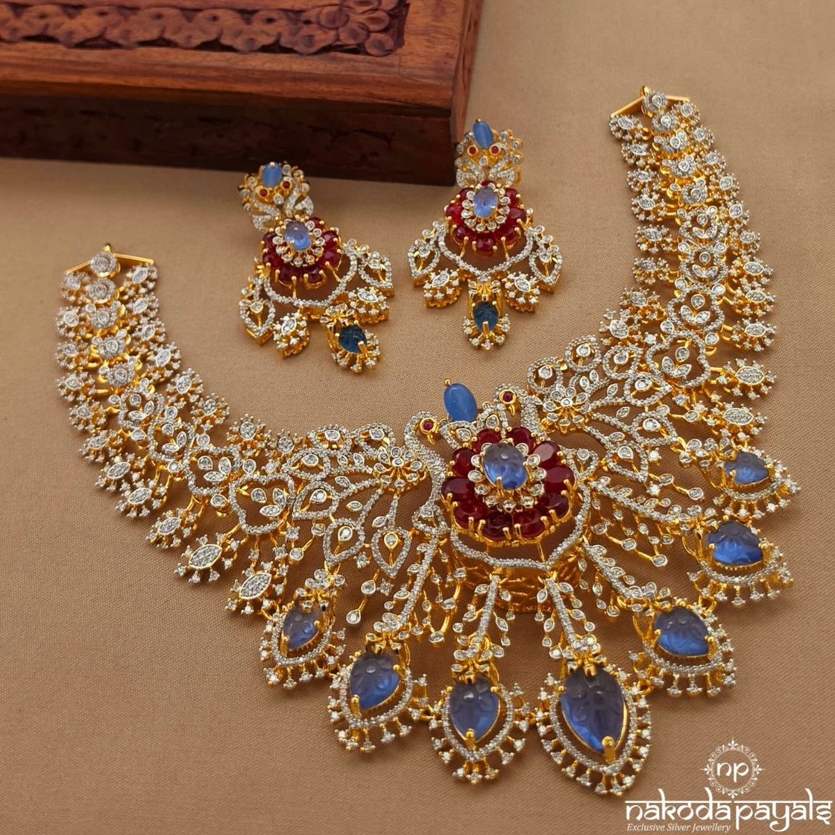 Exquisite Peacock Floral Neckpiece With Earrings (Gn10807)