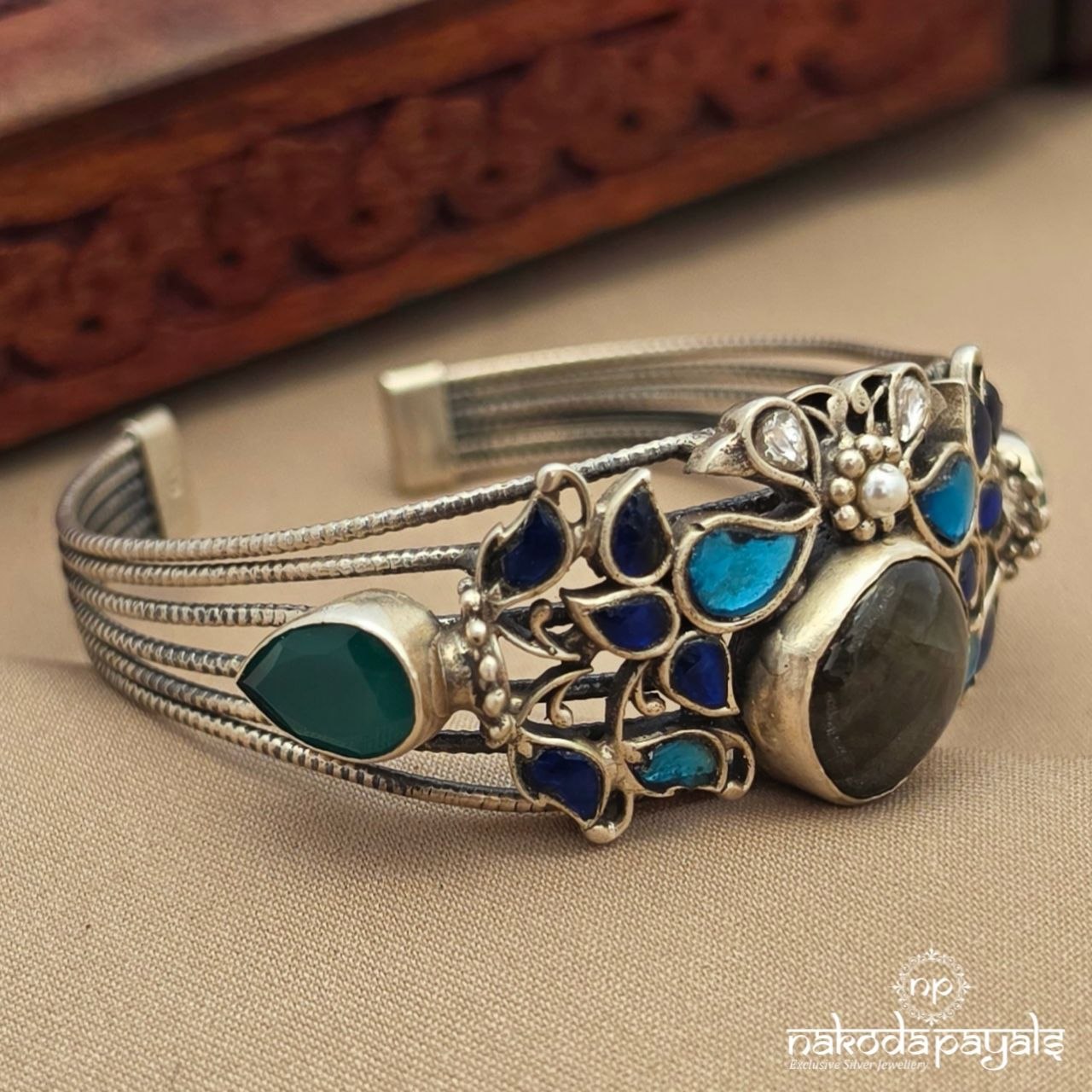 Gorgeous Adjustable Cuff Kada (K6346)