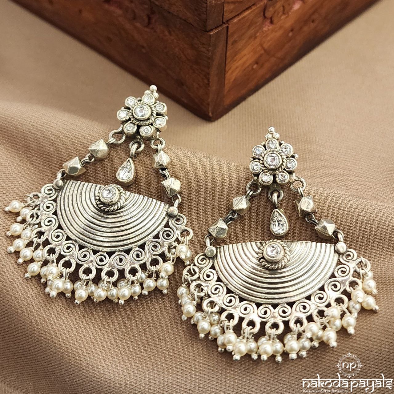 Kundan Pearled Drop Earrings (S3728)