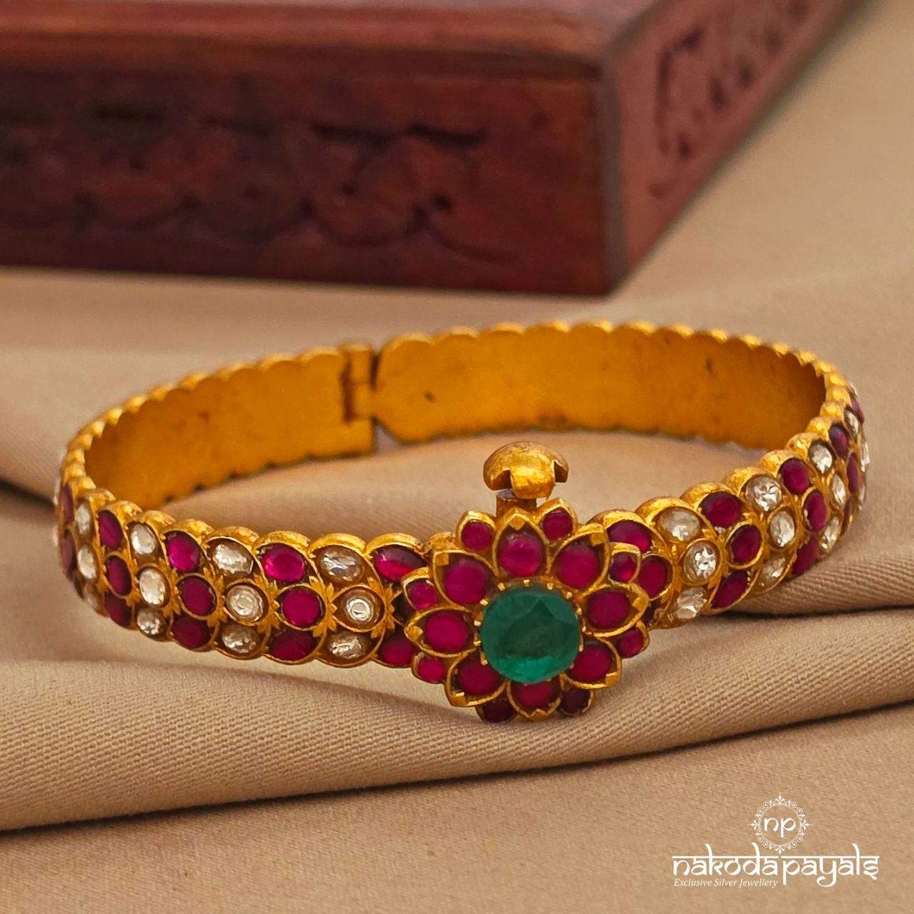 Kundan Screw Kada (2.4) (Gk3297)