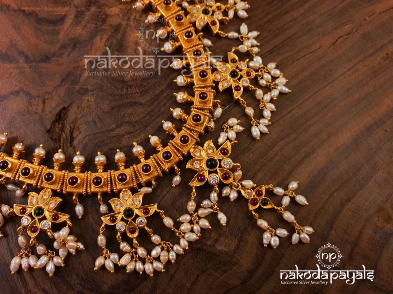 Dignified Broad Guttapusalu (Gn0279)