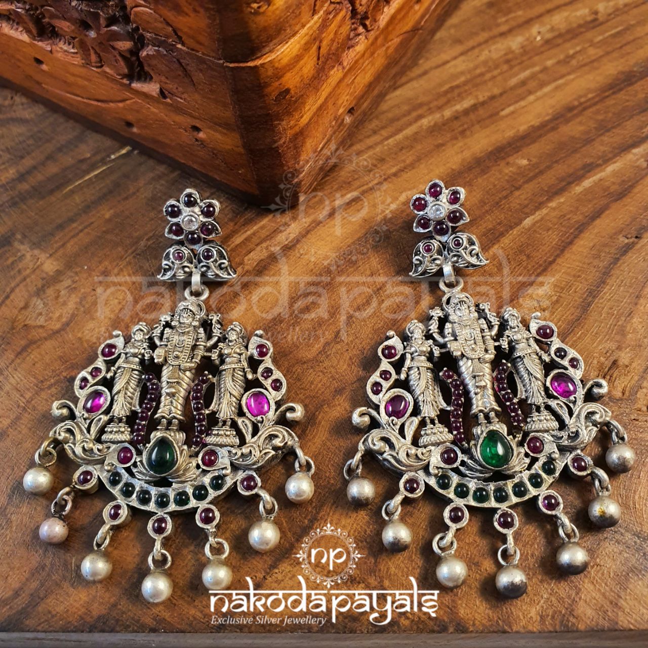 Adhipati Spinelled Chandbali
