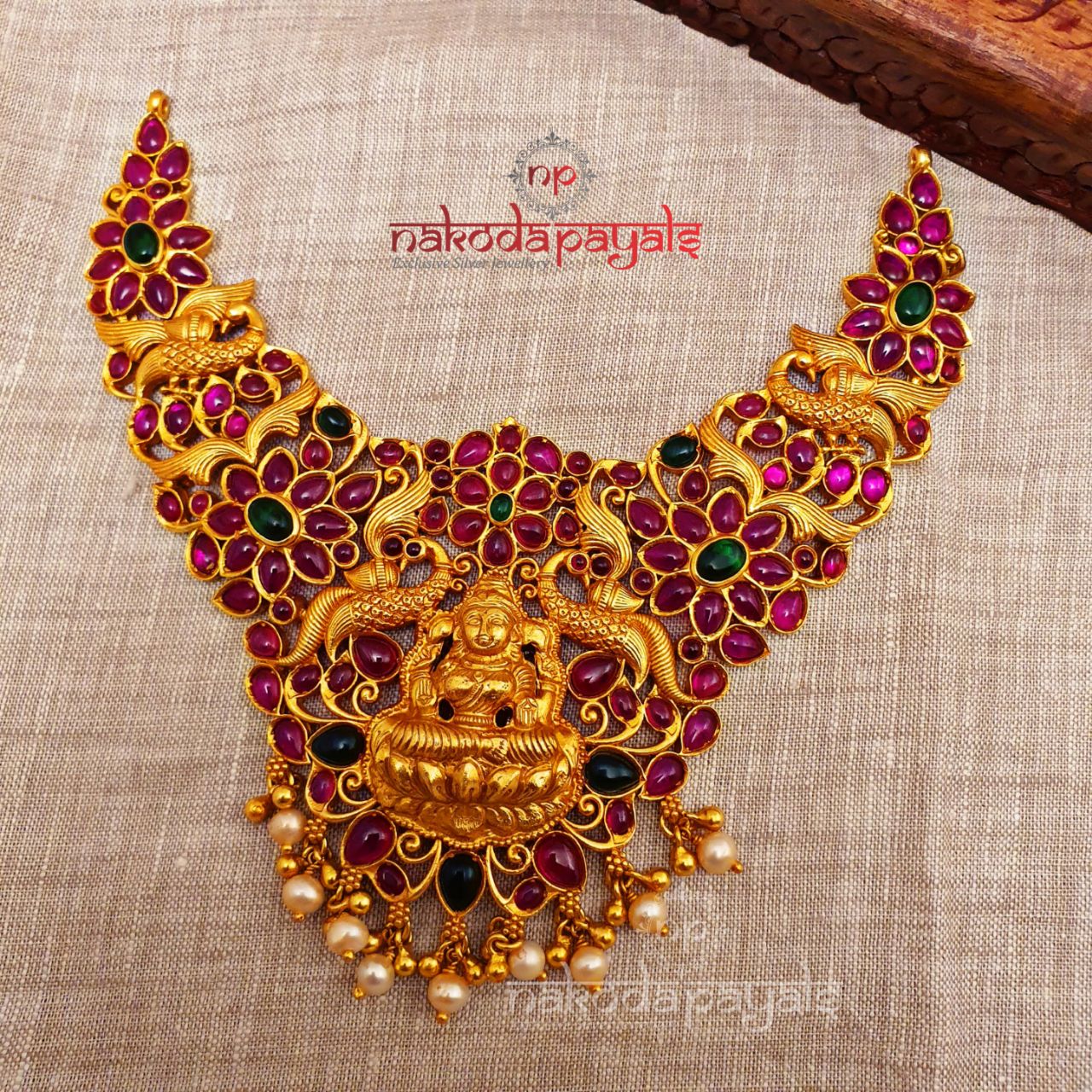 Short Lakshmi Floral Neckpiece (Gn1591)