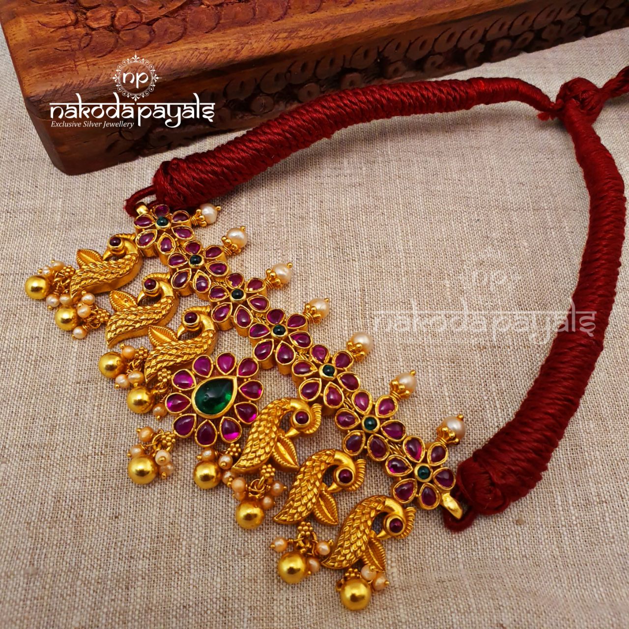 Mesmeruc Peacock Choker