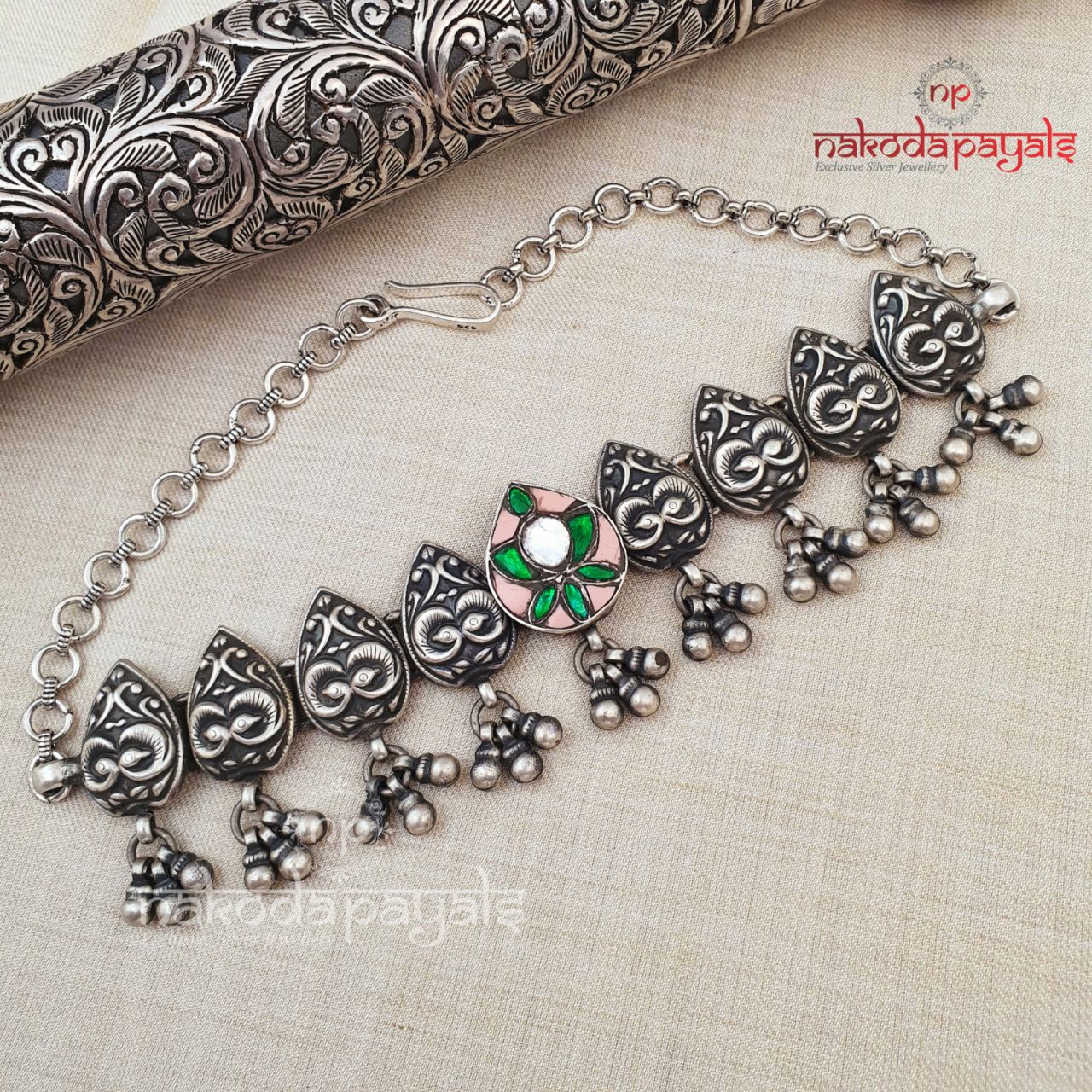 Tribal Drops Lotus Kundan Choker