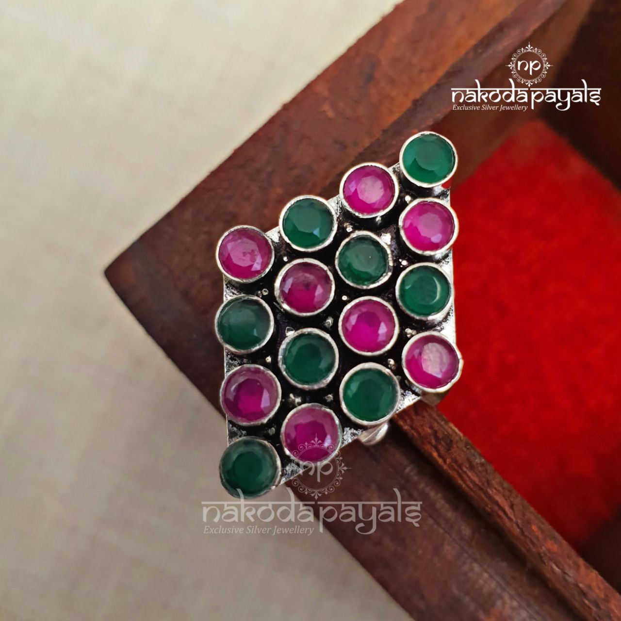 Royal Cutstone Finger Ring