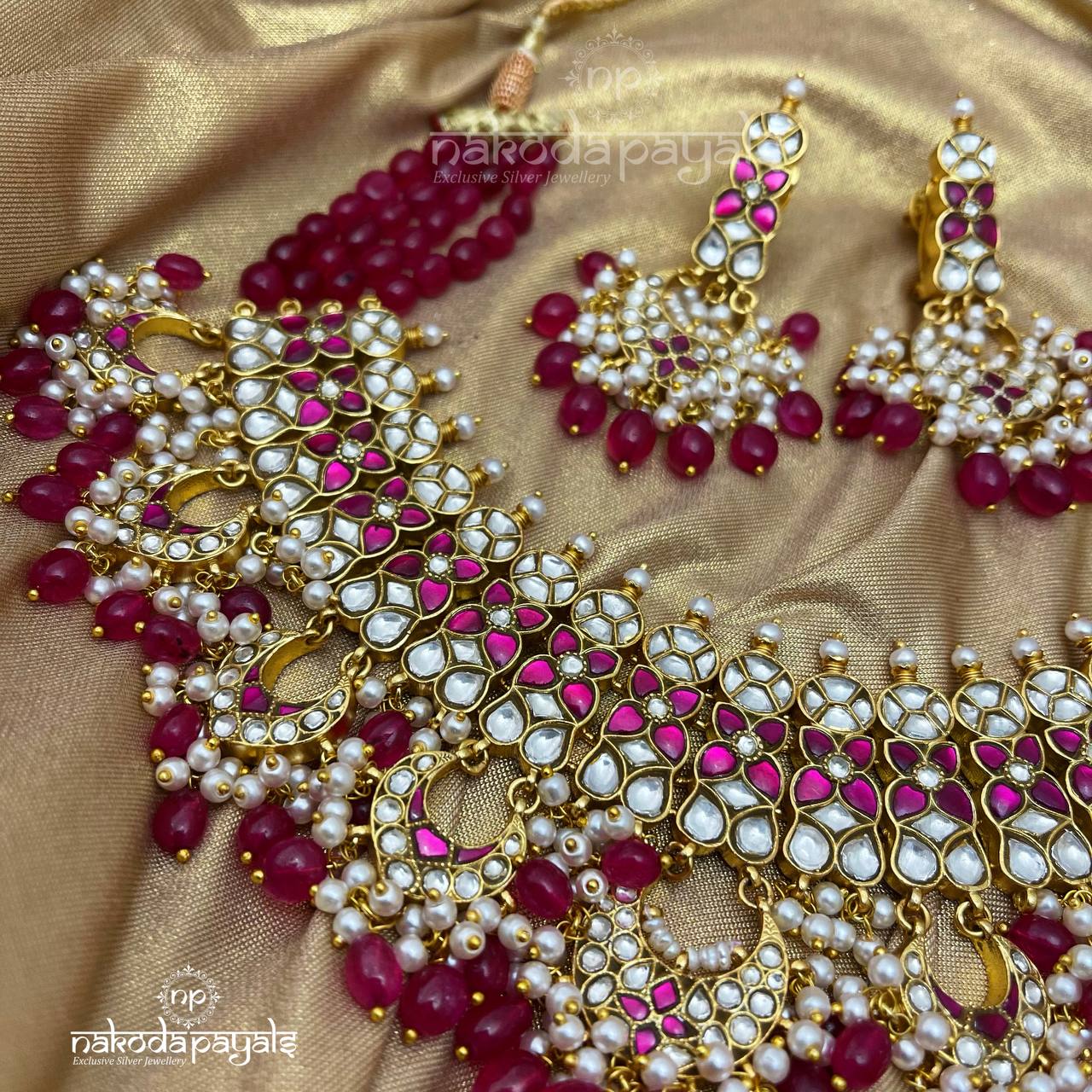Mesmerizing Kundan Red Neckpiece With Earrings (Gn0123)