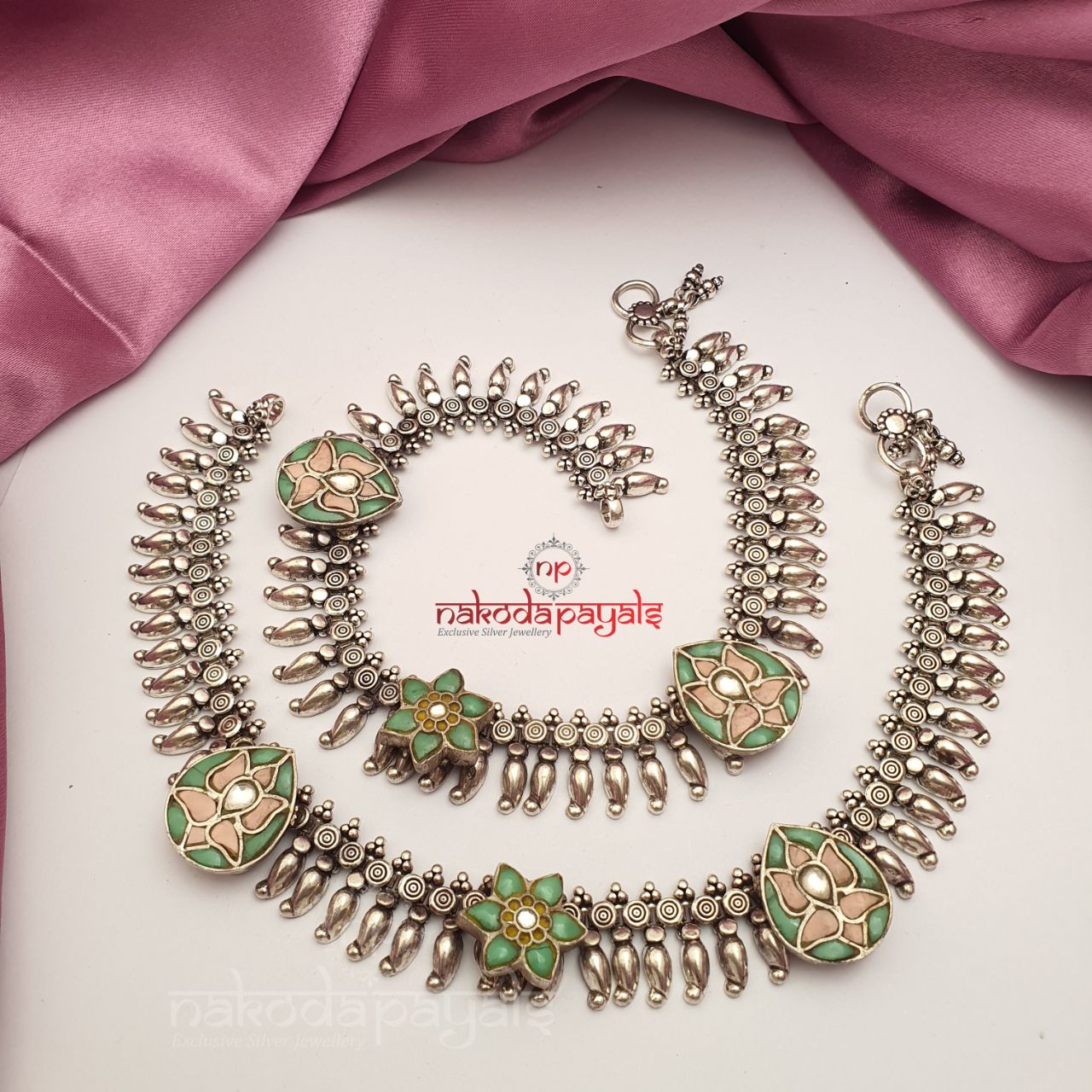 Green Centered Lotus Kundan Anklets