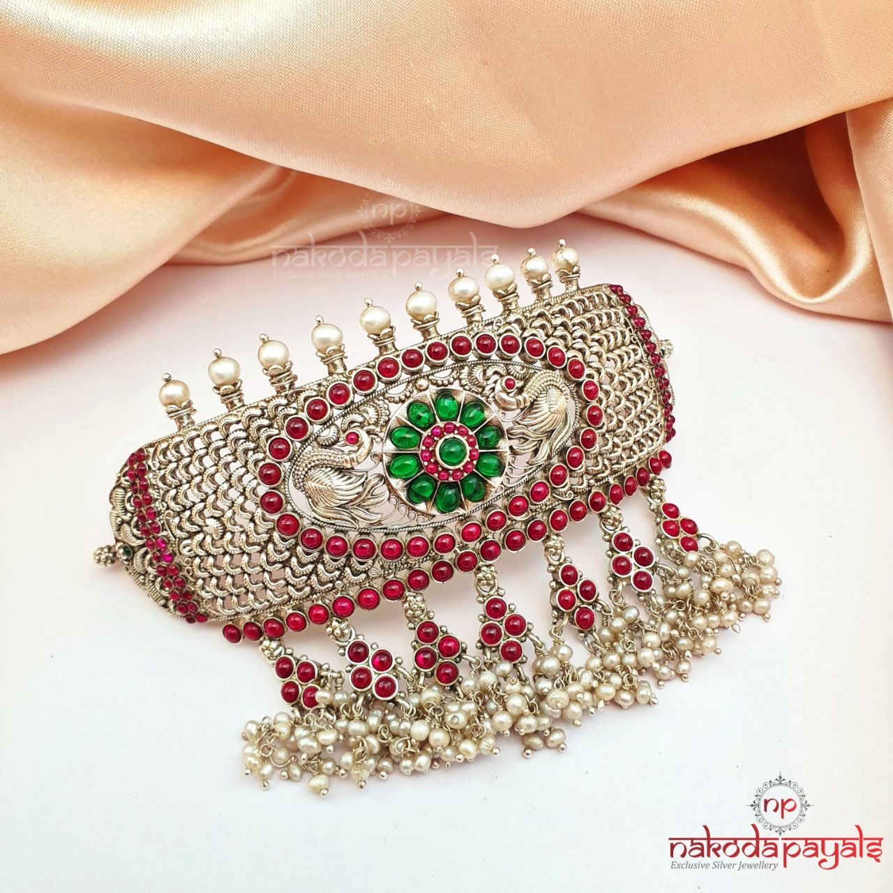 Multi Crowned Multi Grops Choker