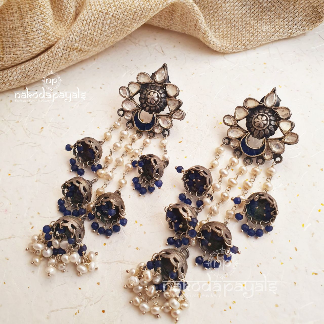 Staggering Floral Neckpiece With Earrings (N2899)