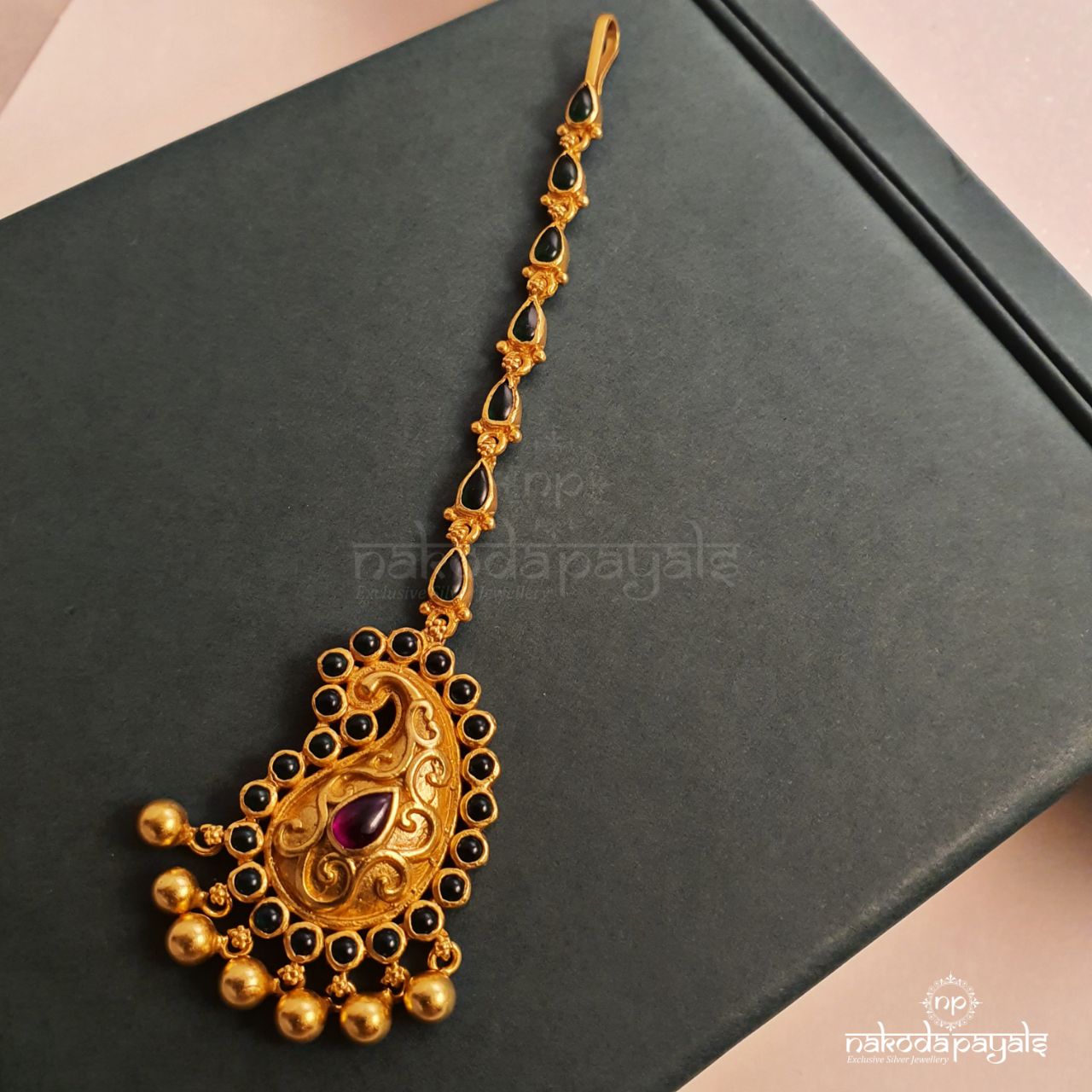 Green Mango Maang Tikka