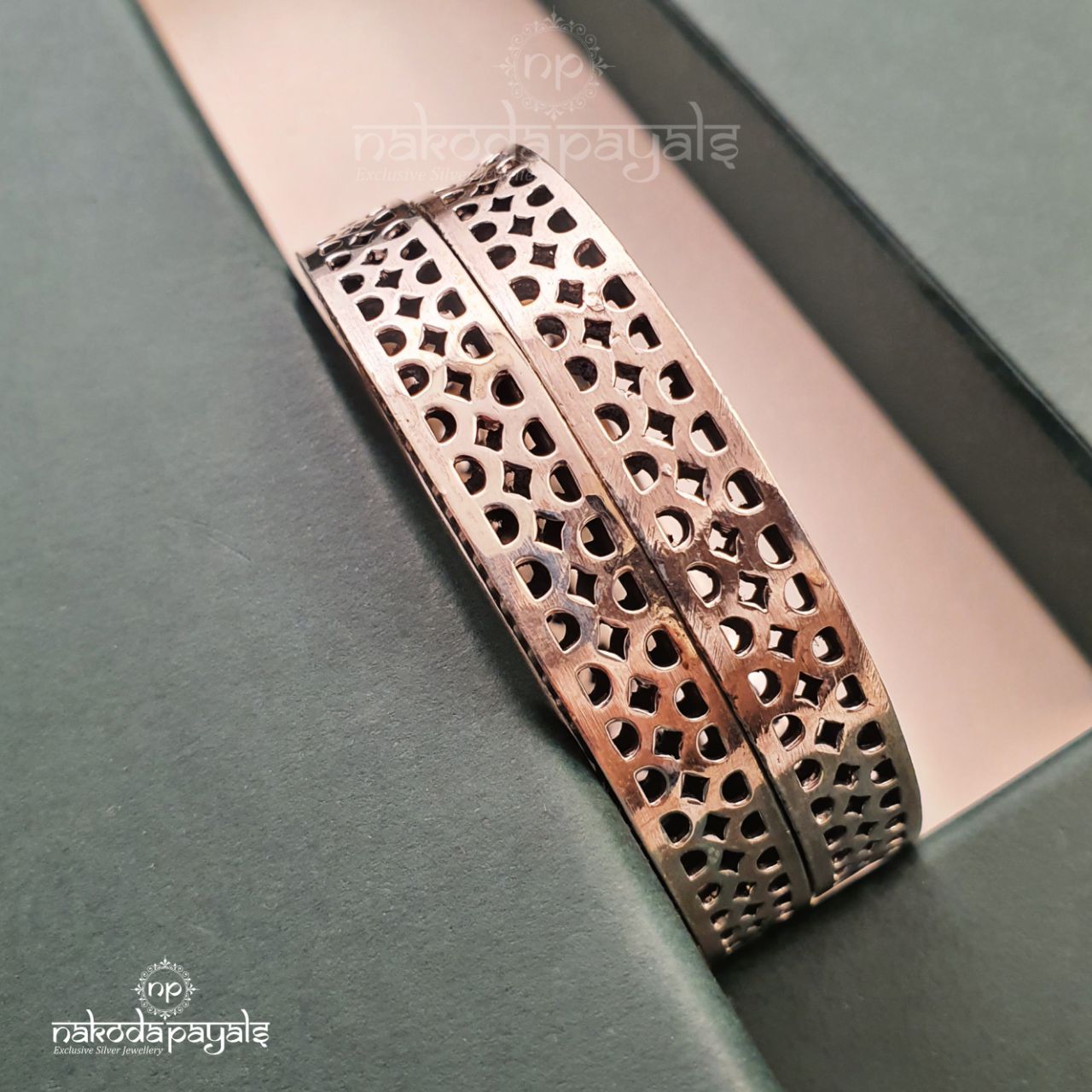 Oxidised Netted Bangle Pair(k2275)