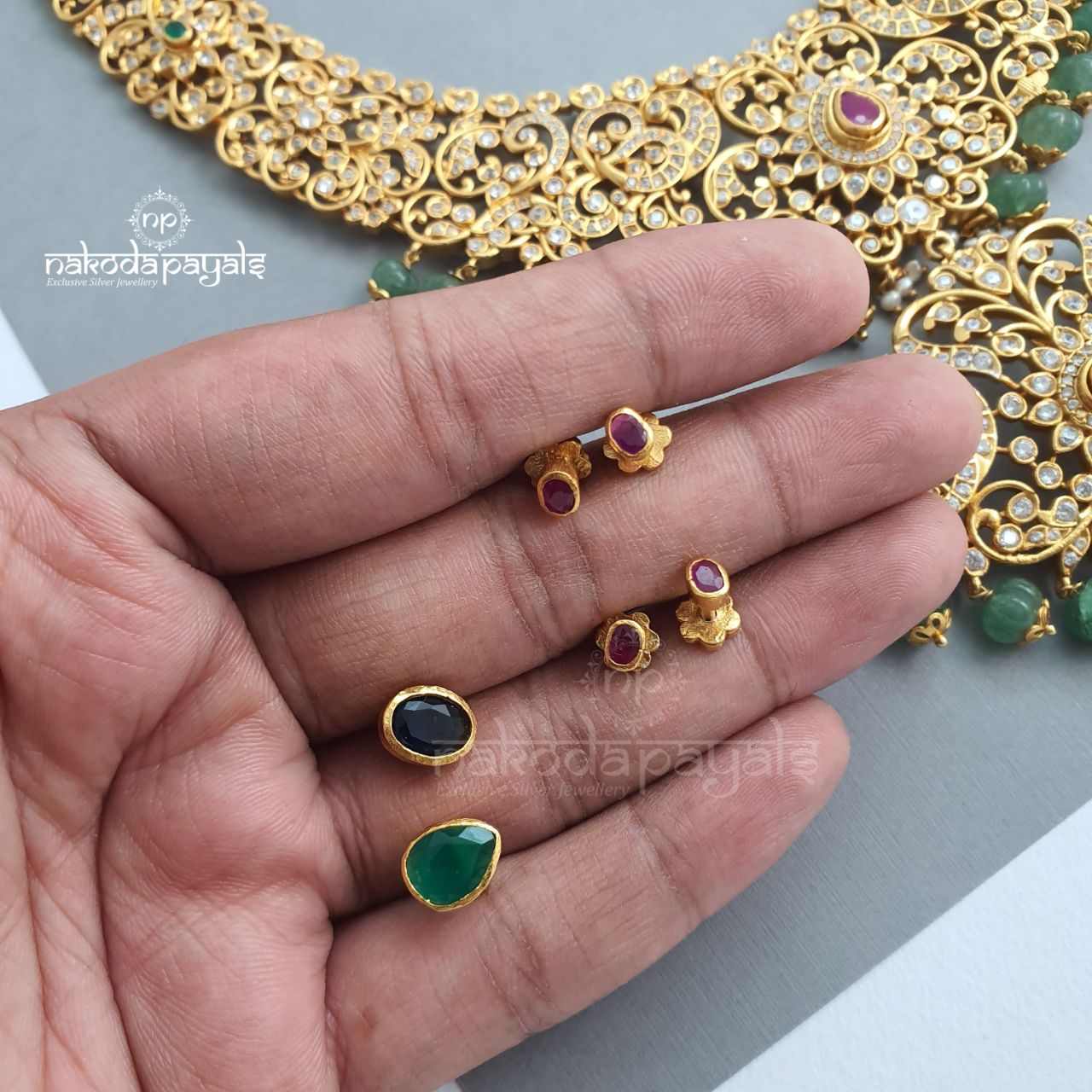 Engrossing CZ Neckpiece (Gn2270)