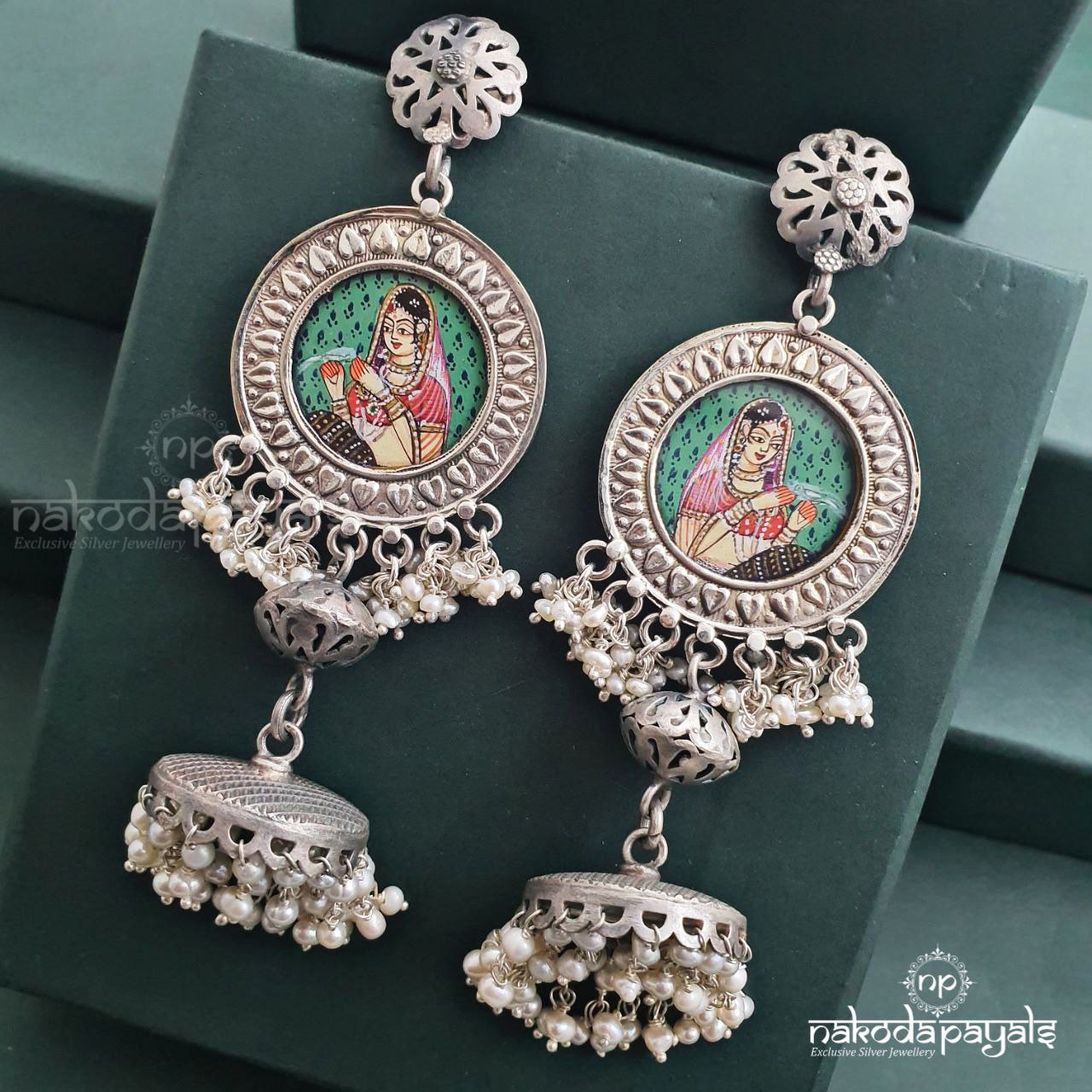Fetching Pearly Jhumka