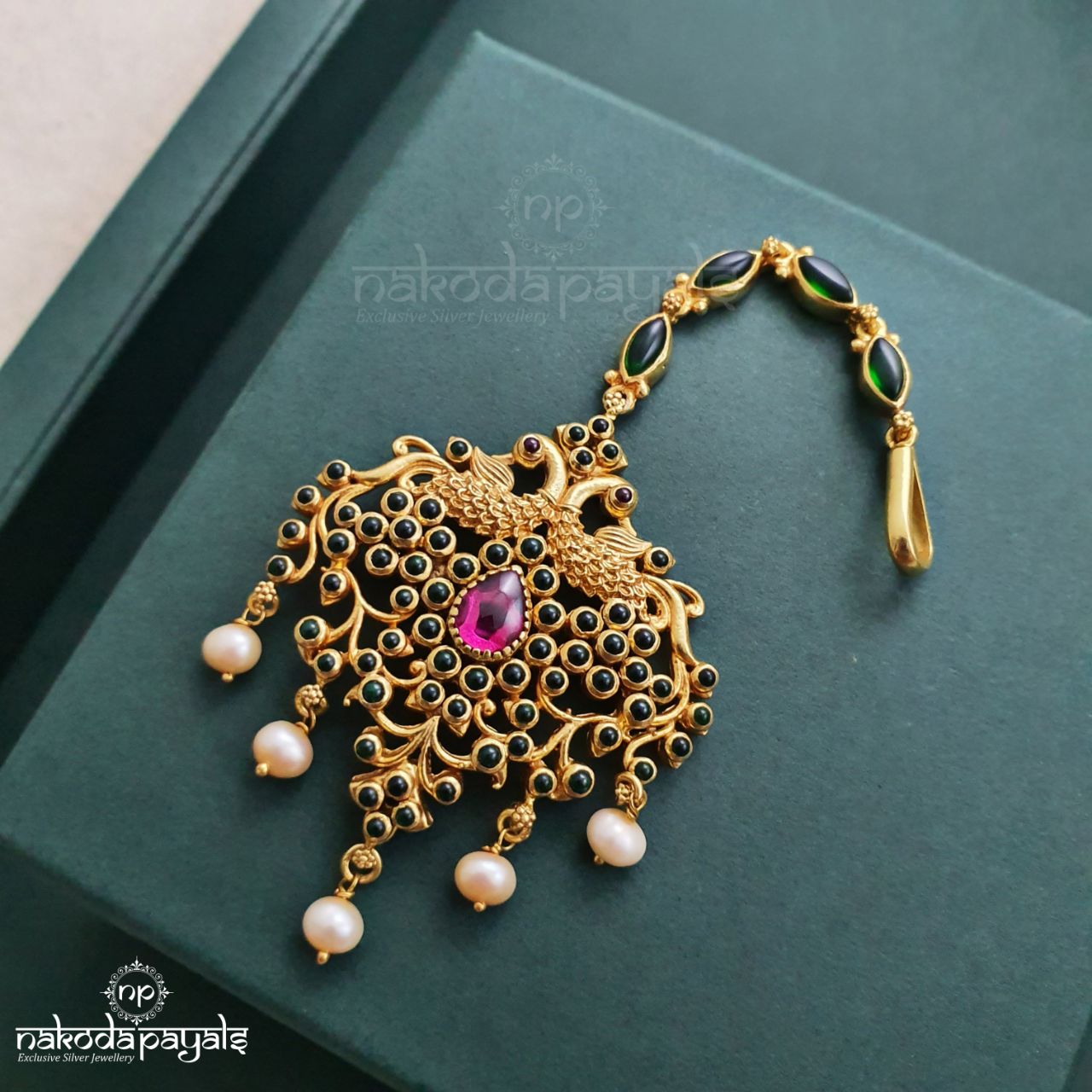 Scintillating Green Maang Tikka