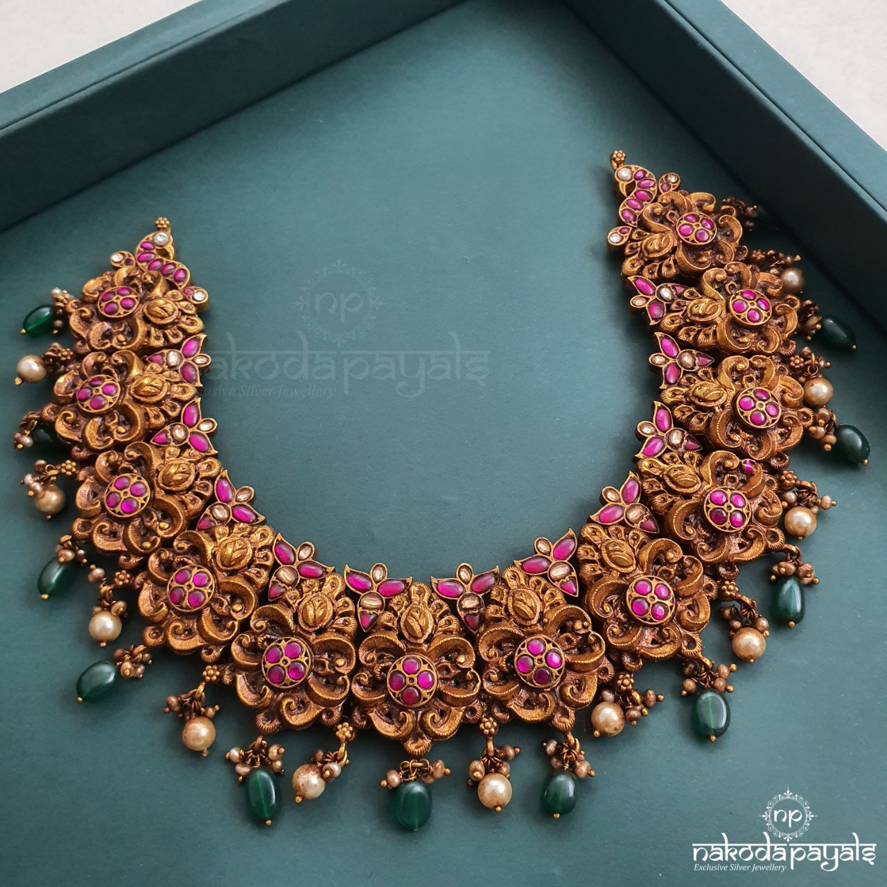 Exquisite Kundan Short Neckpiece (Gn2976)