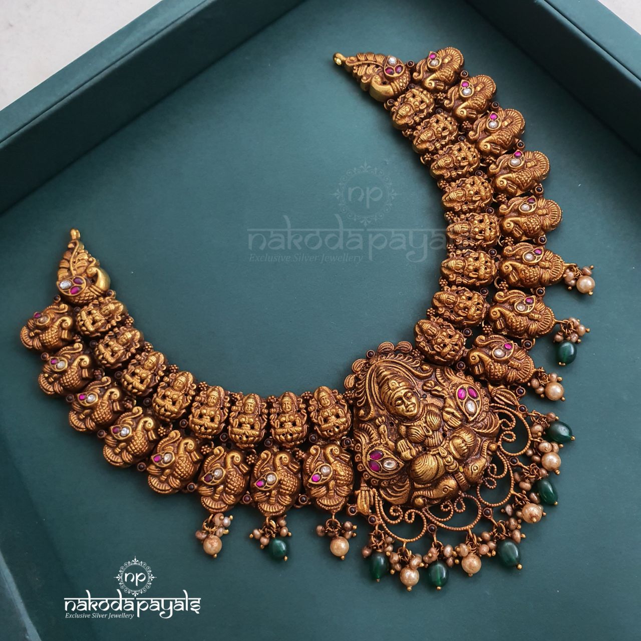 Impressive Lakshmi Neckpiece