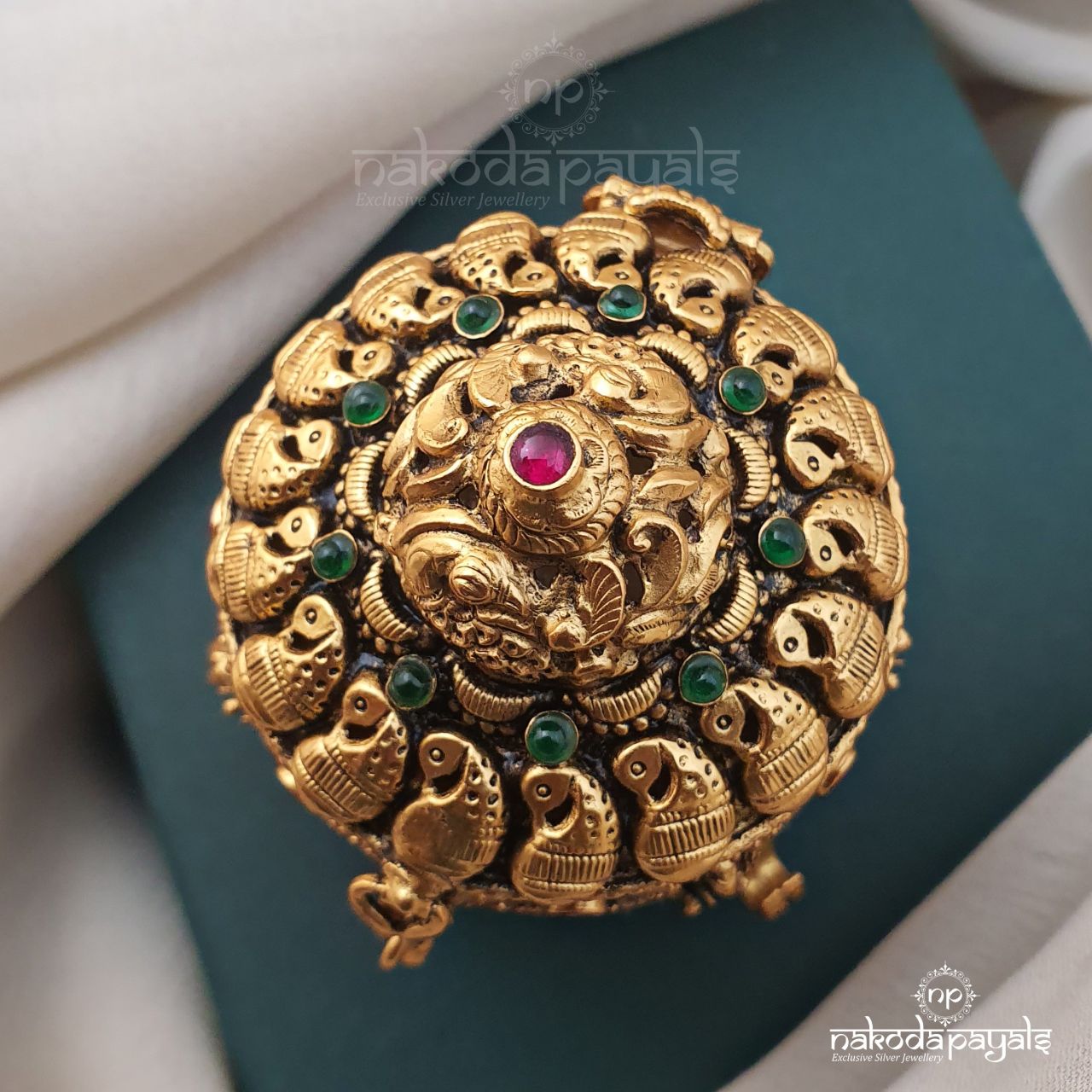 Heavy Nakash Worked sindoor Dabbi