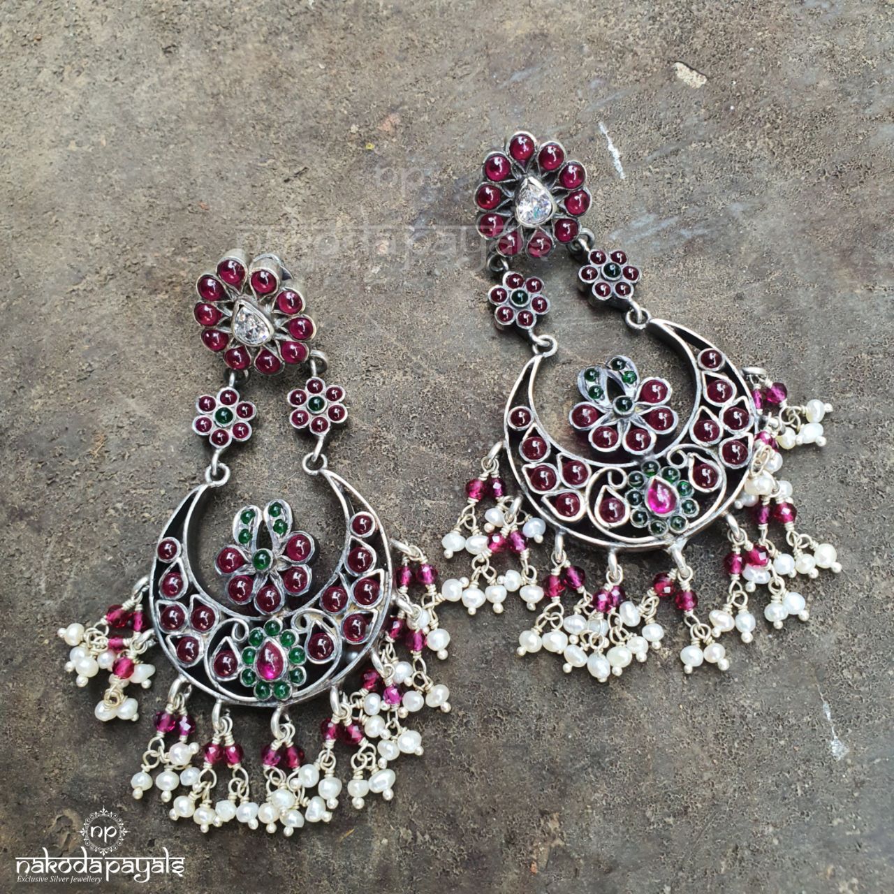 Flambouyant Kemp Chandbali