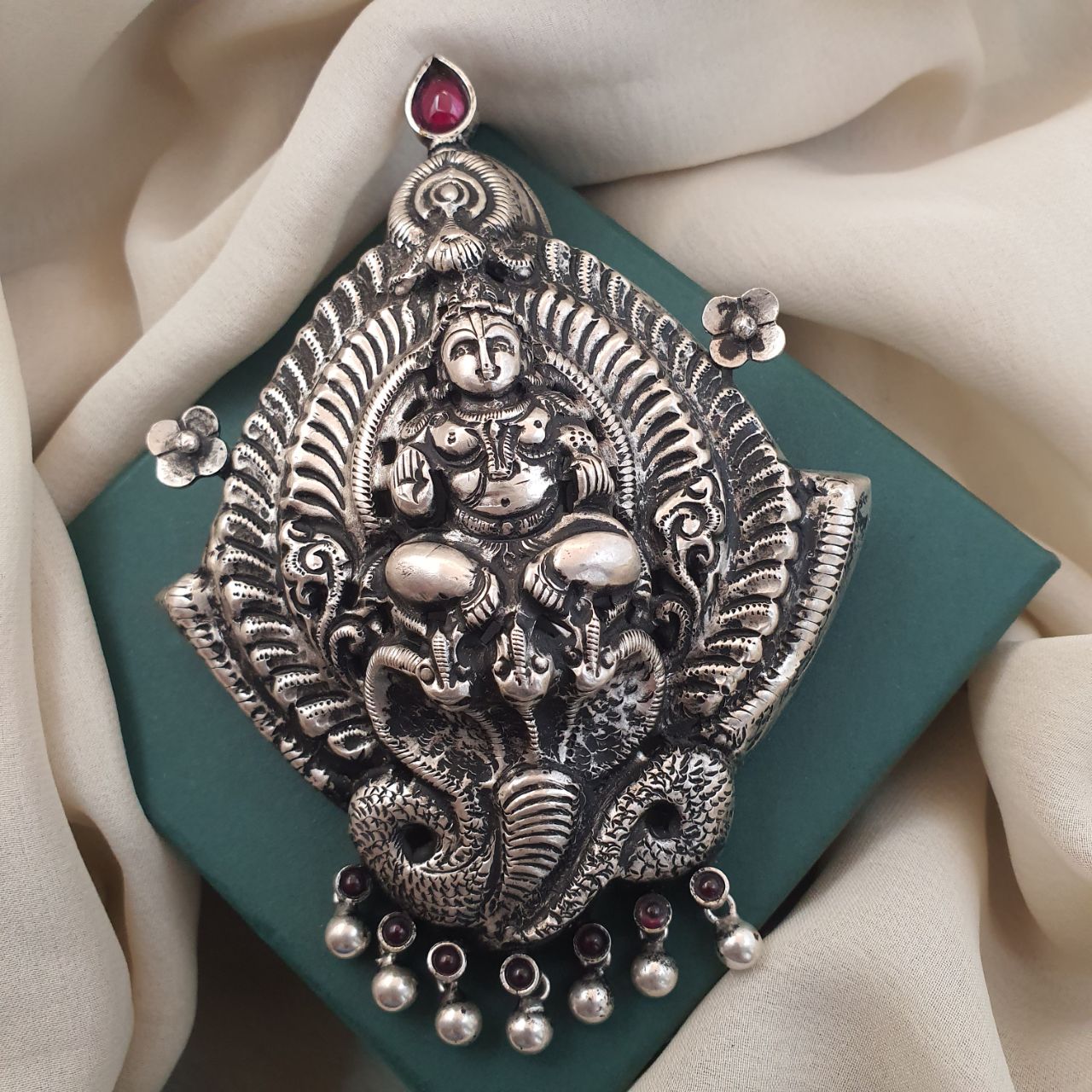 Nakshi Oxidised Pendant