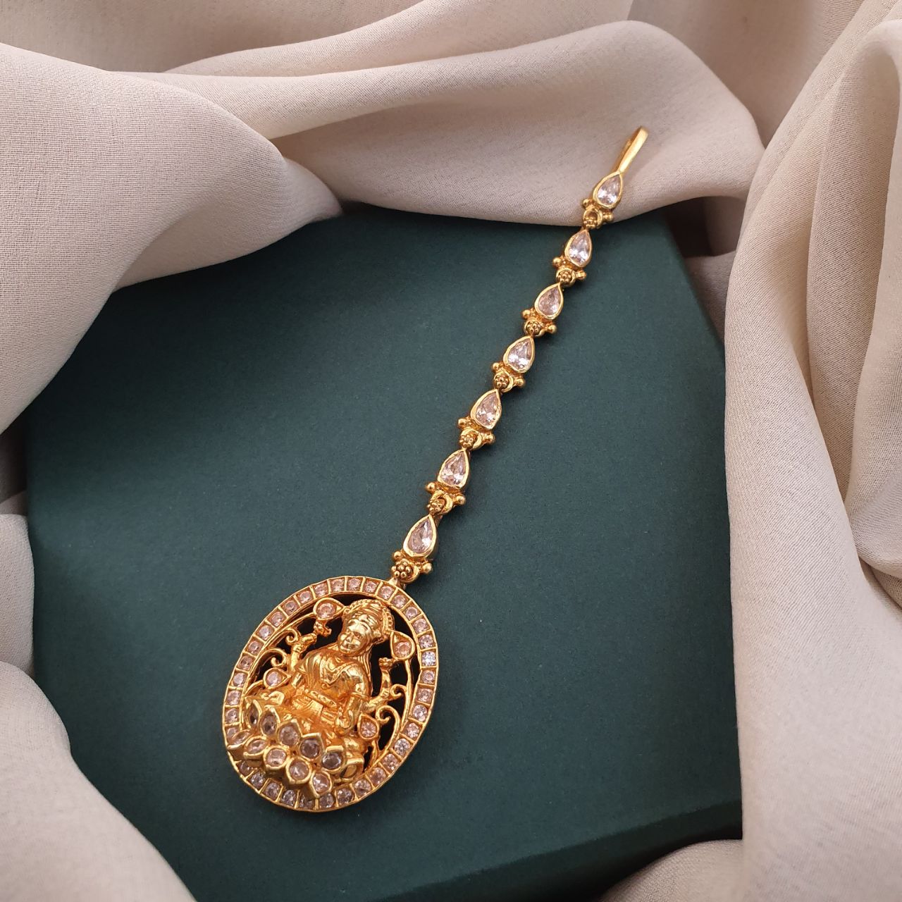 White Lakshmi Maang Tikka (GM0447)