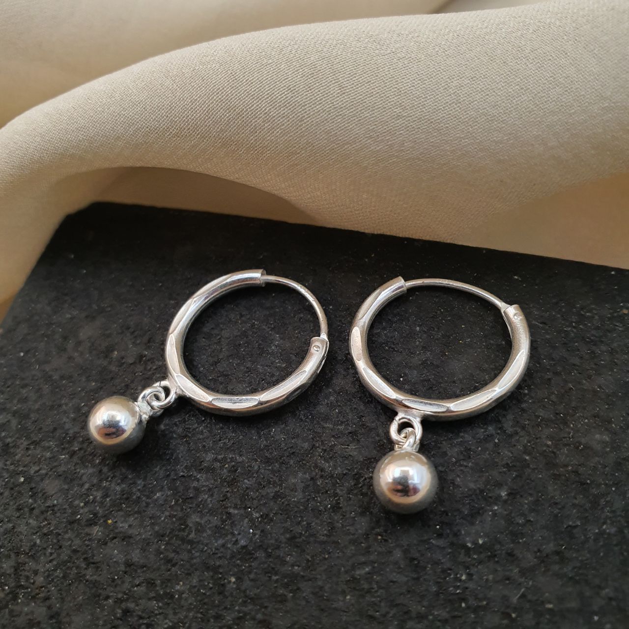 Simple Ball Drop Bali