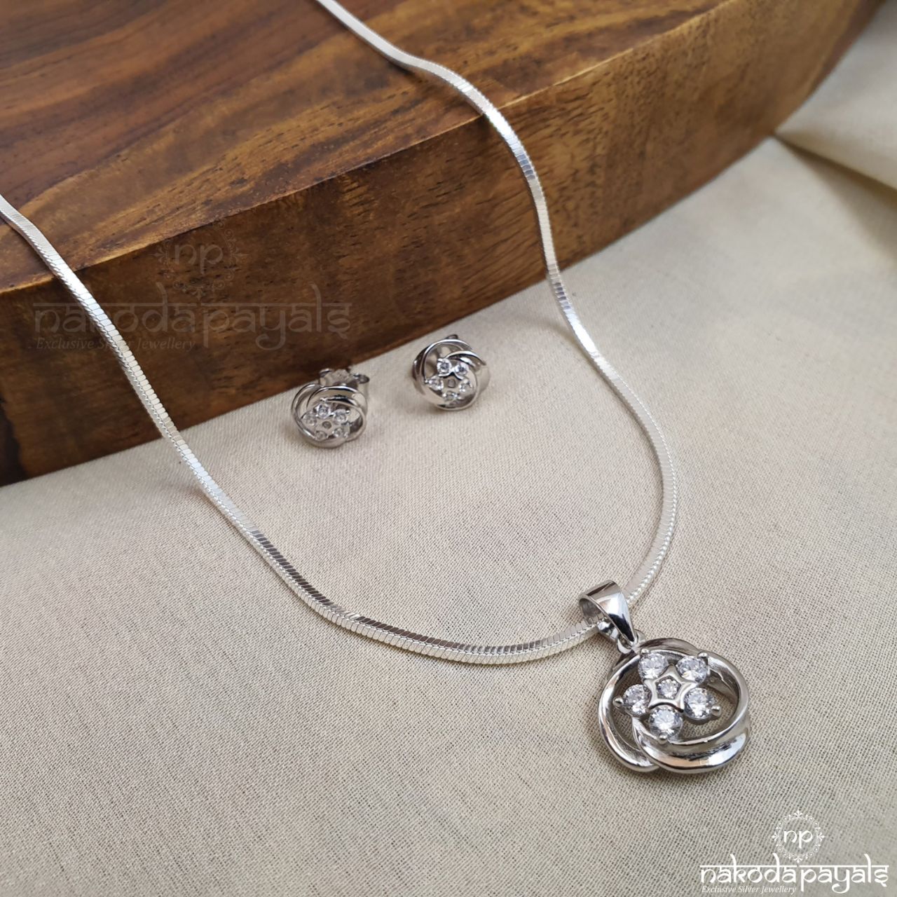 Whirling Pendant Set With Earrings