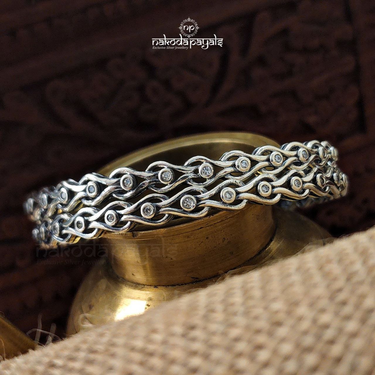 White Bangle Pair 2.6 (K3582)