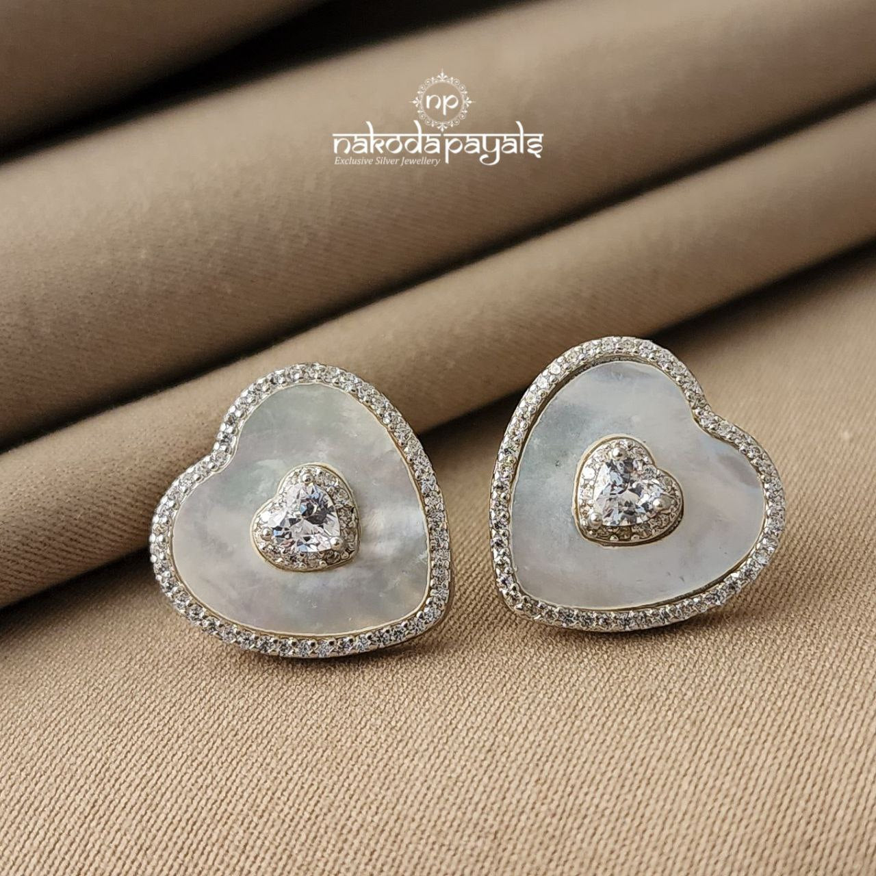 Promising Heart Studs (St1000)