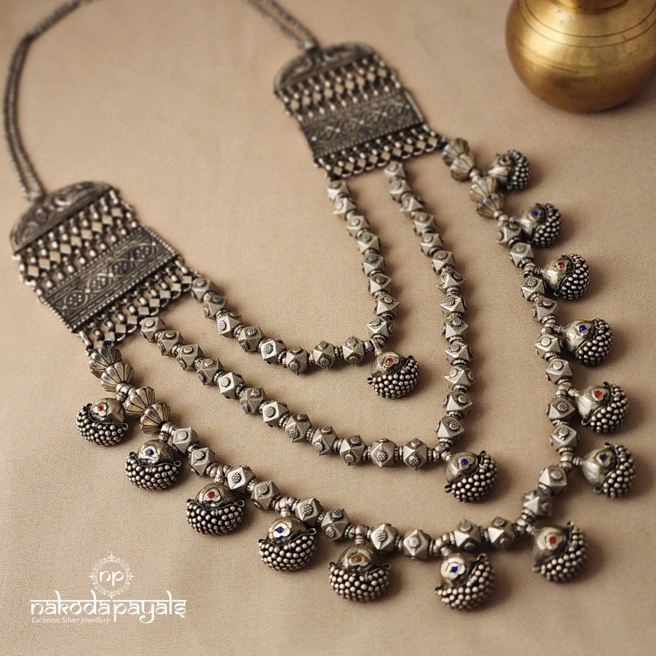 Triple Layered Neckpiece (N7923)