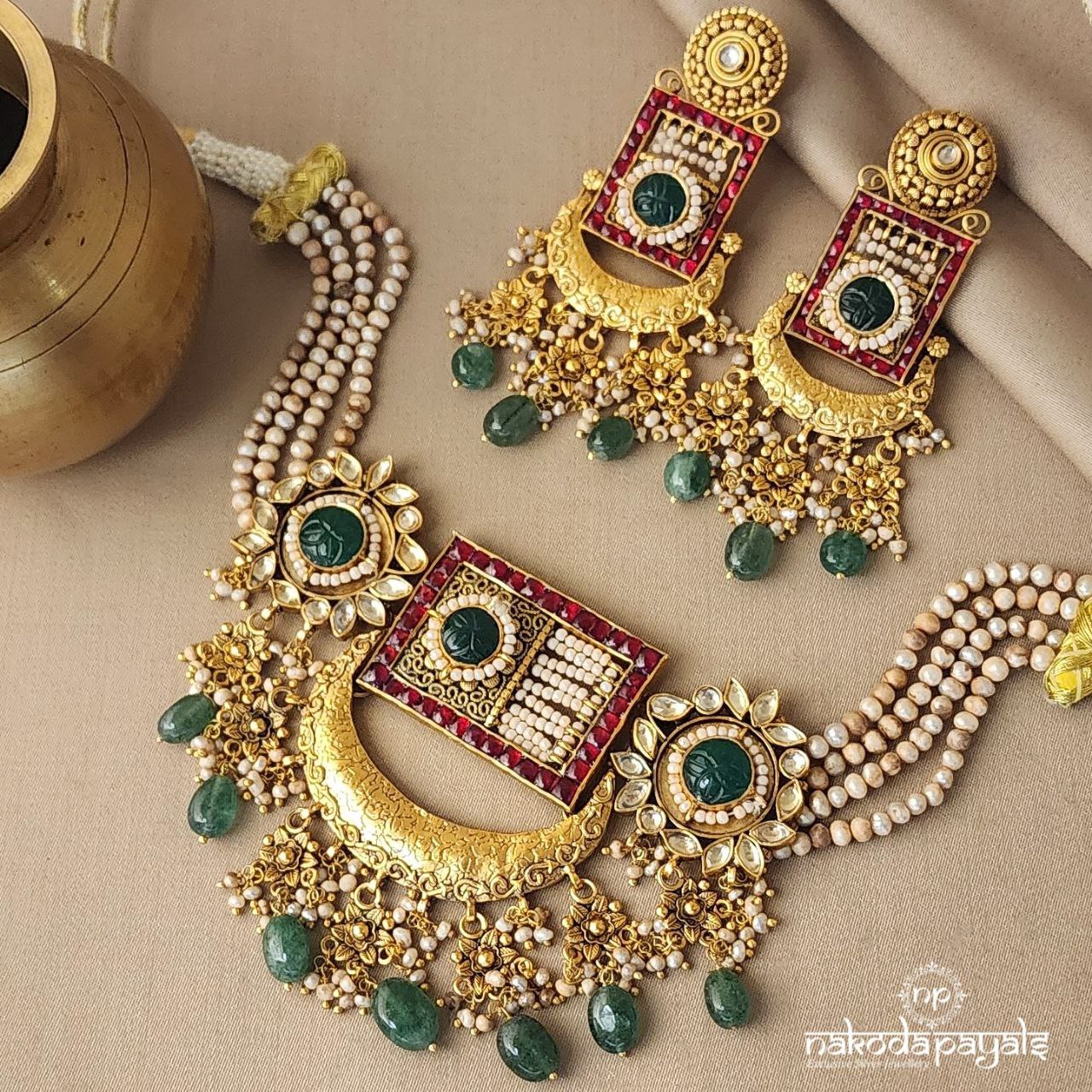 Rectangular Kundan Choker With Earrings (GN5762)