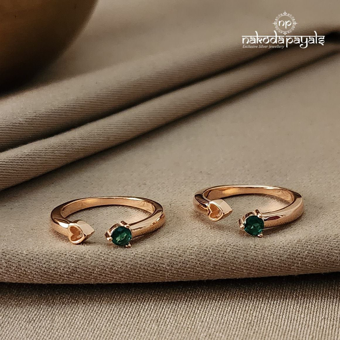 Green Heart Toerings Pair (T2686)