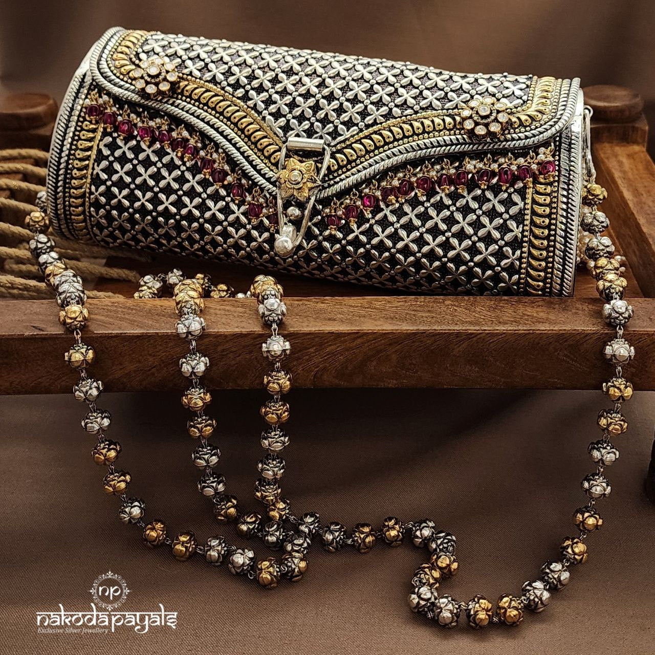 Ruby Glow Dual Tone Moissanite Purse (Esa318)