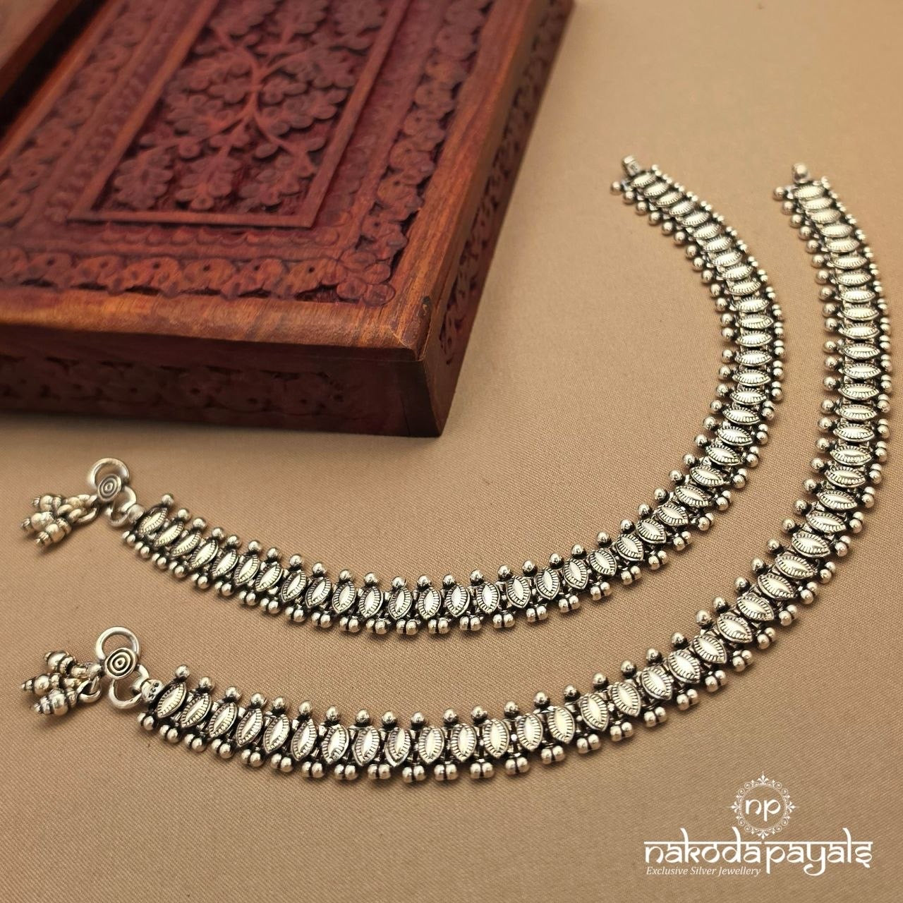Leafy Anklets (A6959)