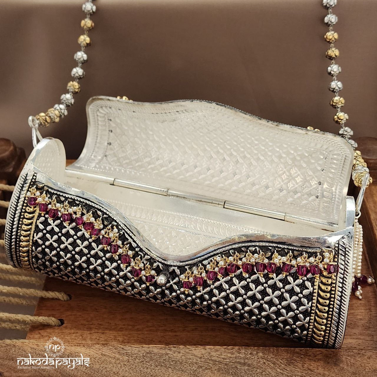 Ruby Glow Dual Tone Moissanite Purse (Esa318)