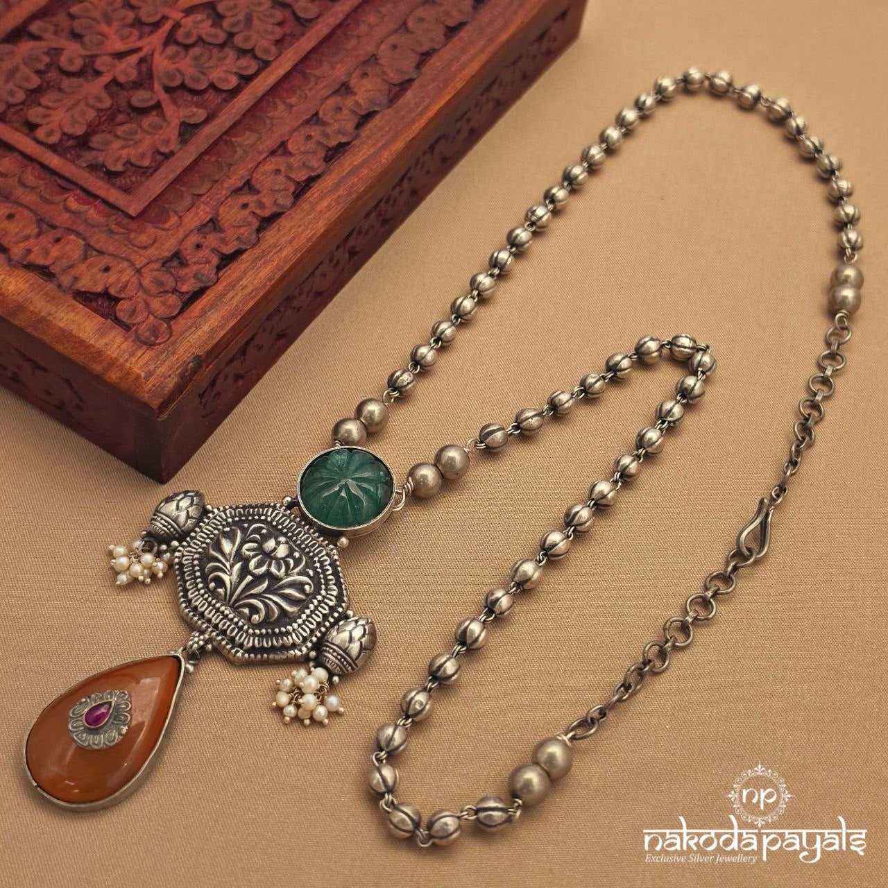 Heritage Jade Ball Neckpiece (N11758)
