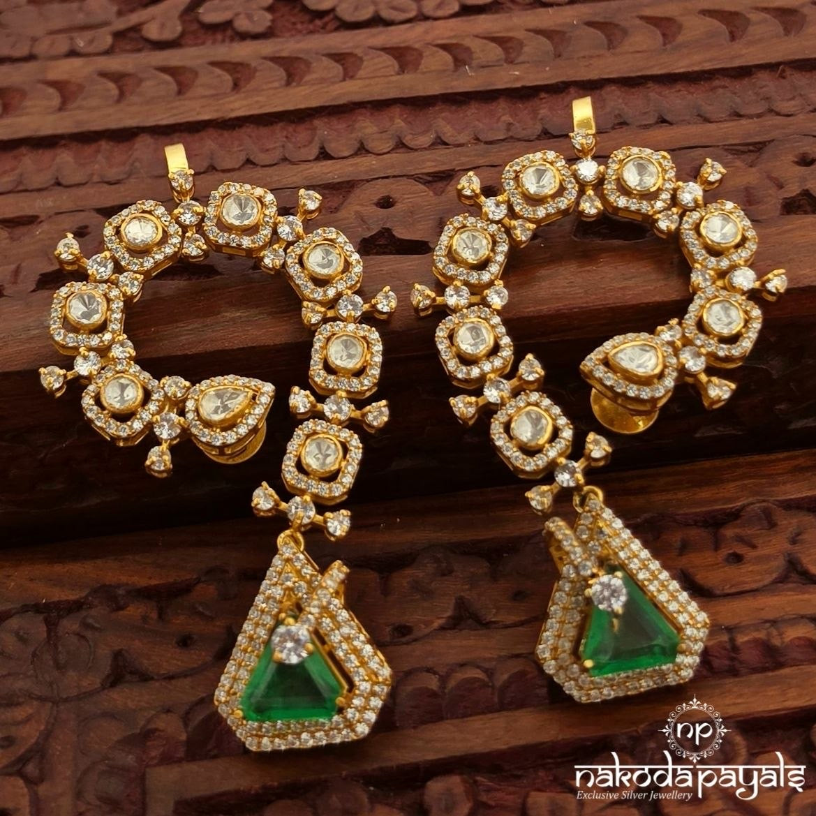 Emerald Drop Moissanite Earcuff (Ge11295)