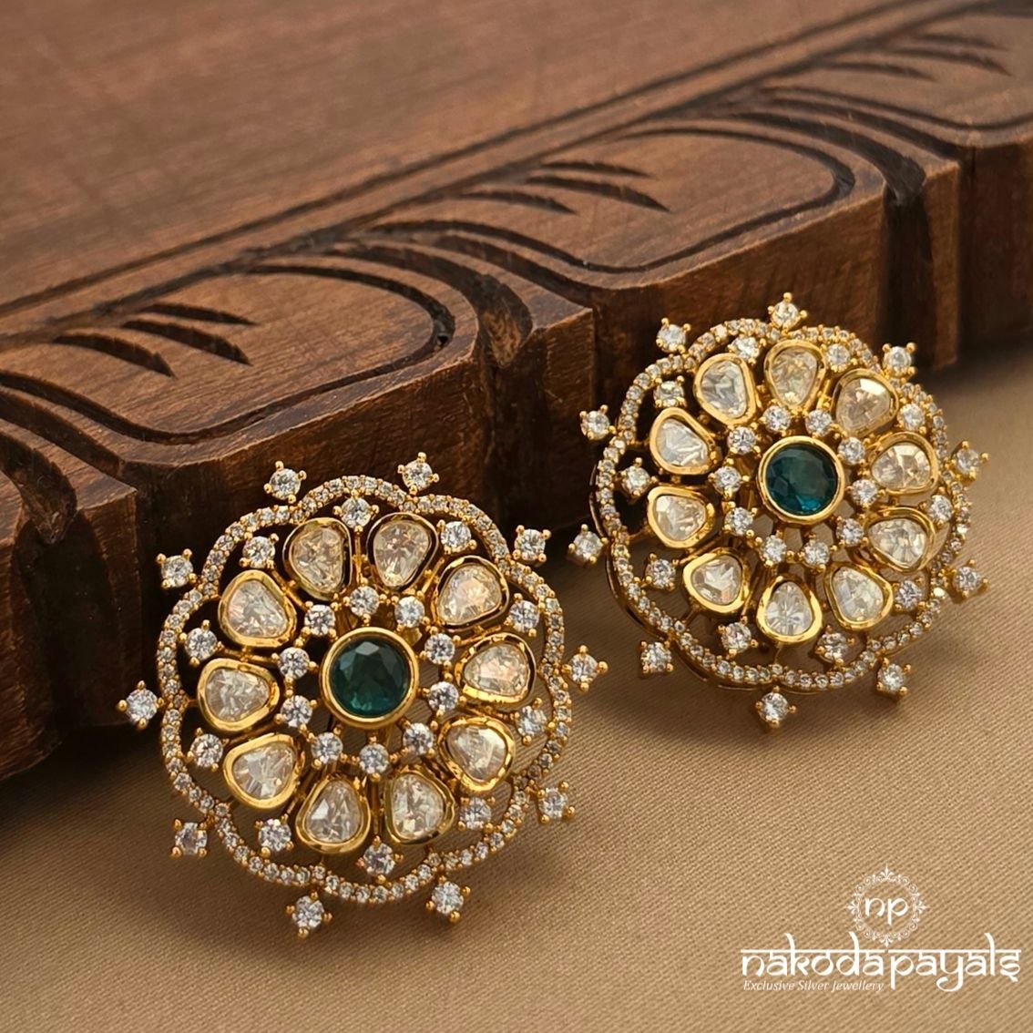 Green Dot Floral Studs (Ge11634)