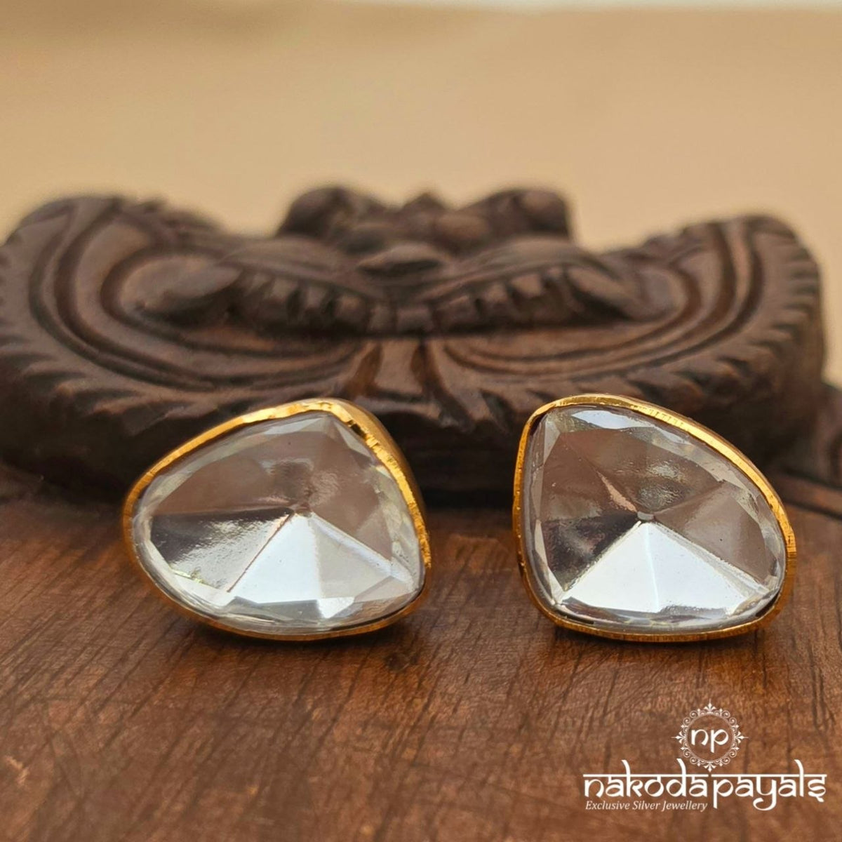 Moissanite Dot Studs (Ge11647)